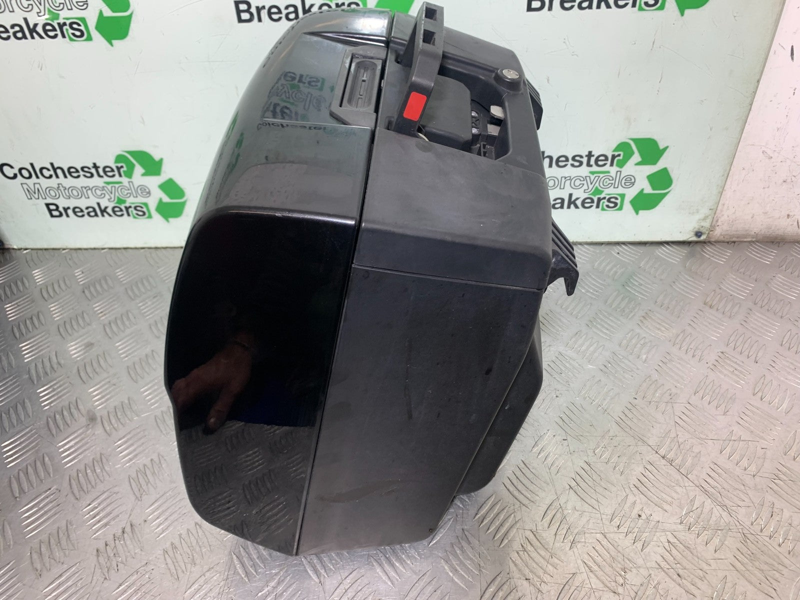 TRIUMPH 1050 SPRINT GT PANNIERS TOP BOX   YEAR 2010-2016 (CMB1250)