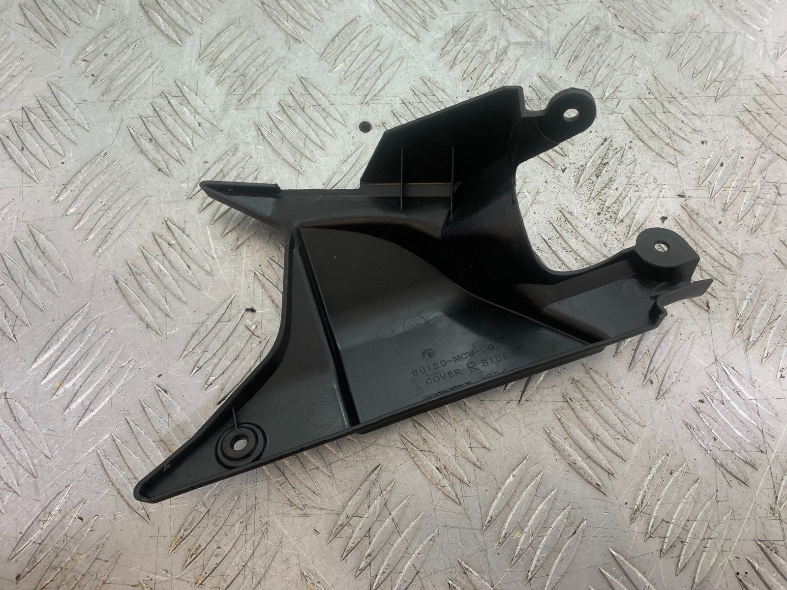 HONDA VFR800 VFR 800 V-TEC INFILL PANEL  YEAR 2002 -09 (CMB1296)