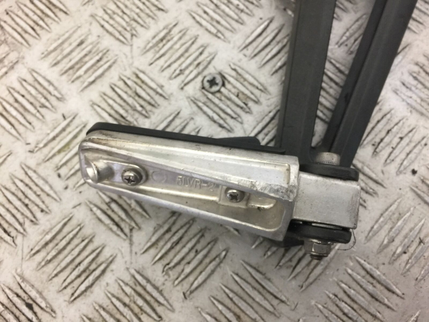 YAMAHA FZ6 S2 RIGHT REAR HANGER AND PEG  YEAR 2007 (STOCK 547)