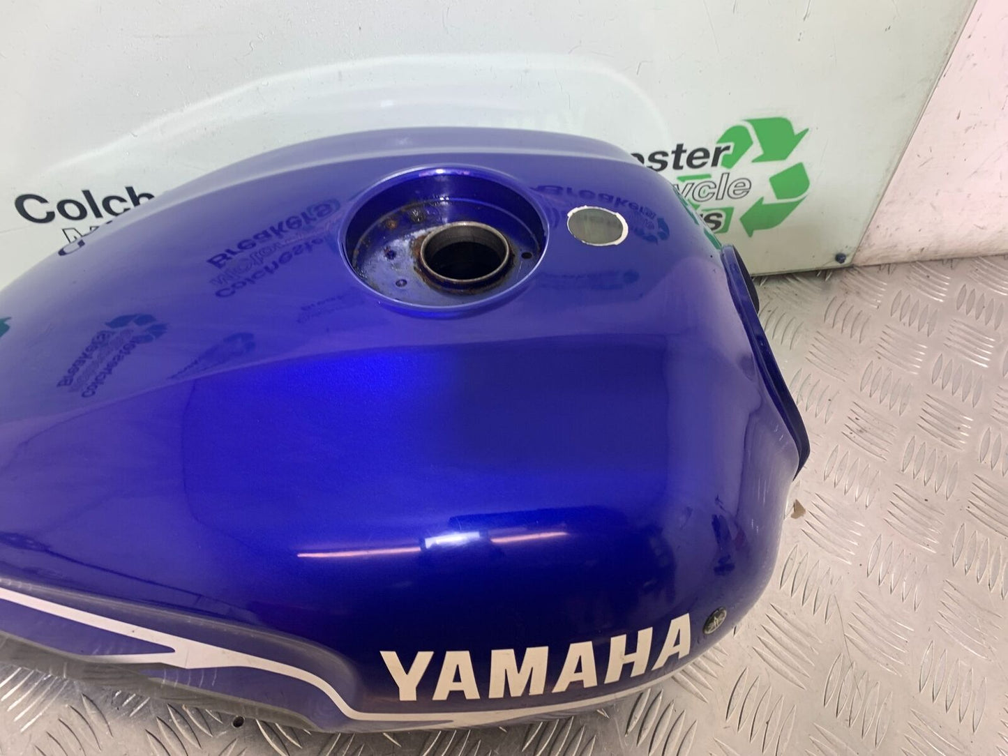 YAMAHA XJR1300 XJR 1300 PETROL TANK  YEAR 1999-2003 (CMB1055)