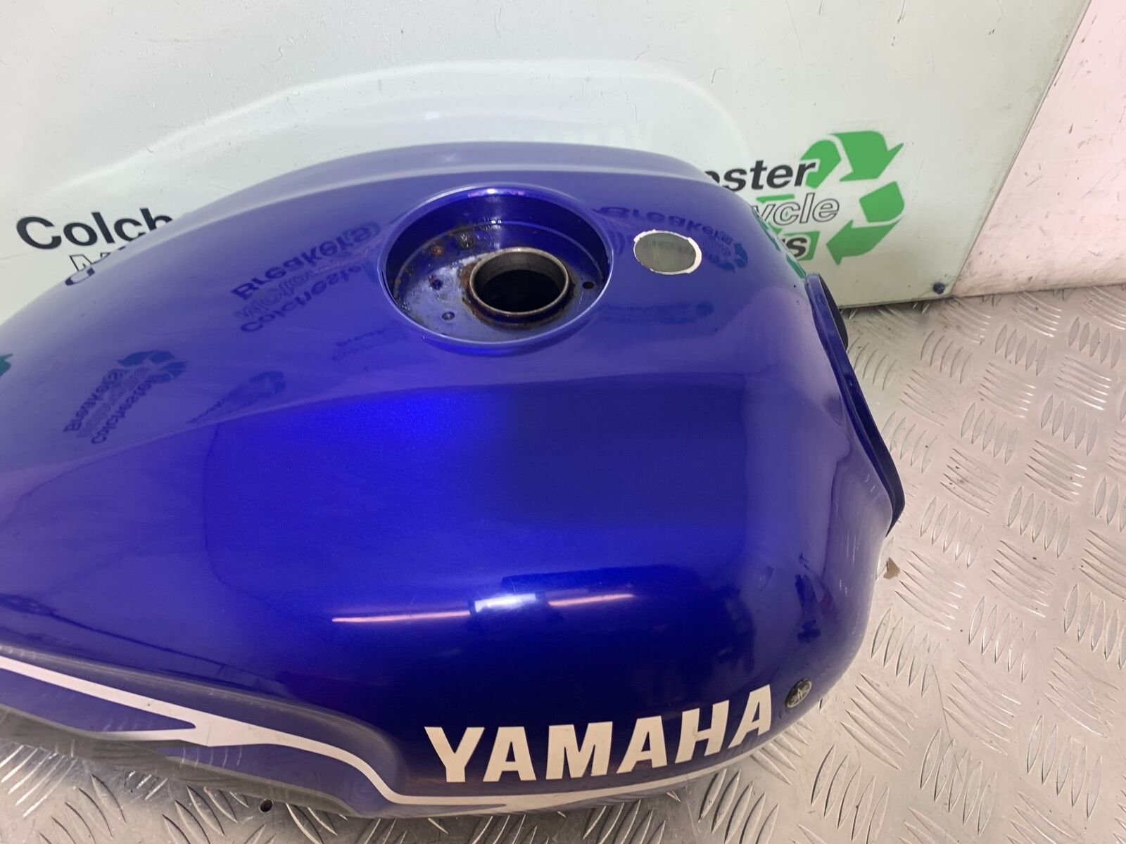 YAMAHA XJR1300 XJR 1300 PETROL TANK  YEAR 1999-2003 (CMB1055)