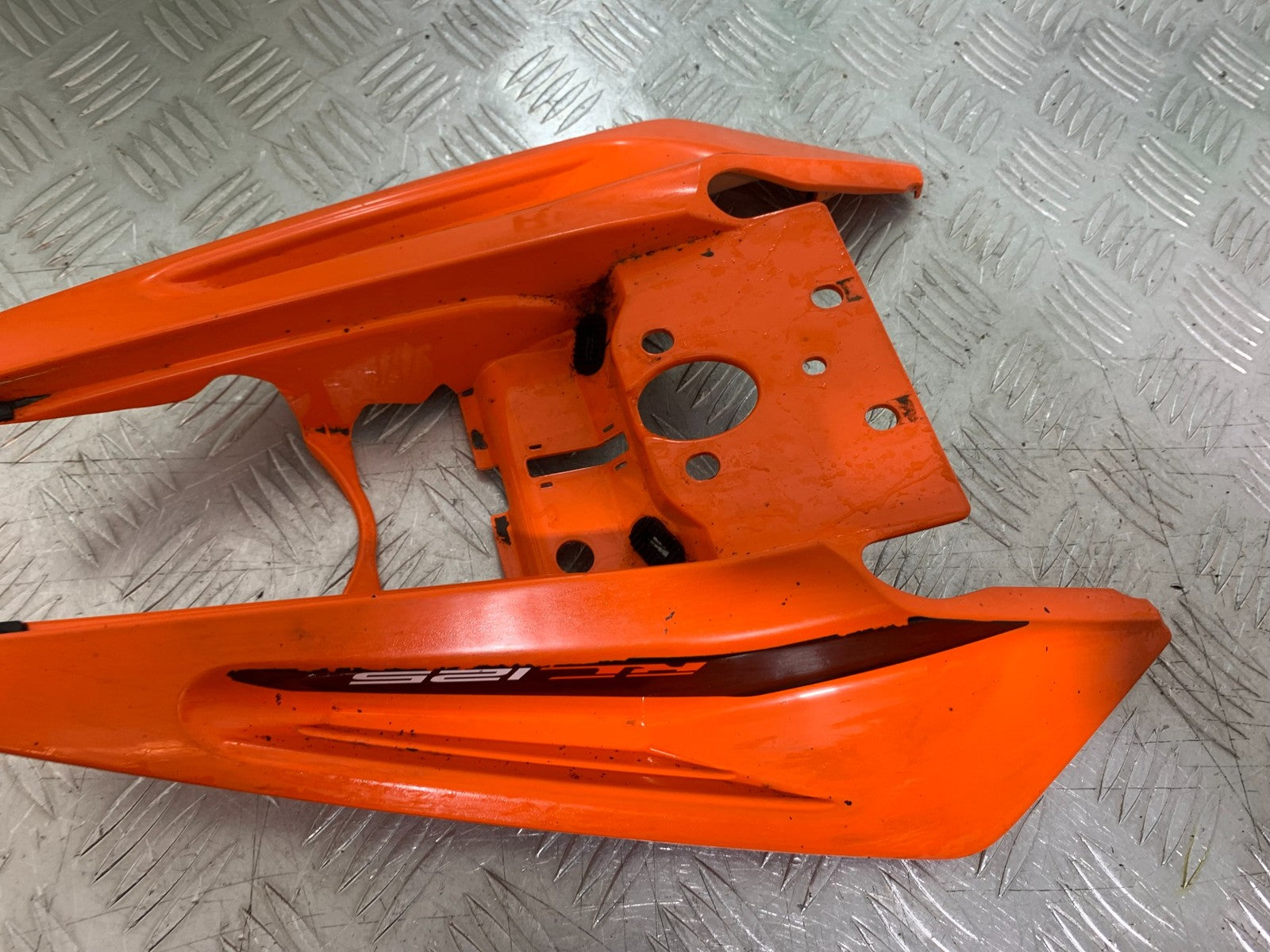 KTM RC125 RC 125 TAIL PIECE YEAR 2017-2022 (CMB 1244)