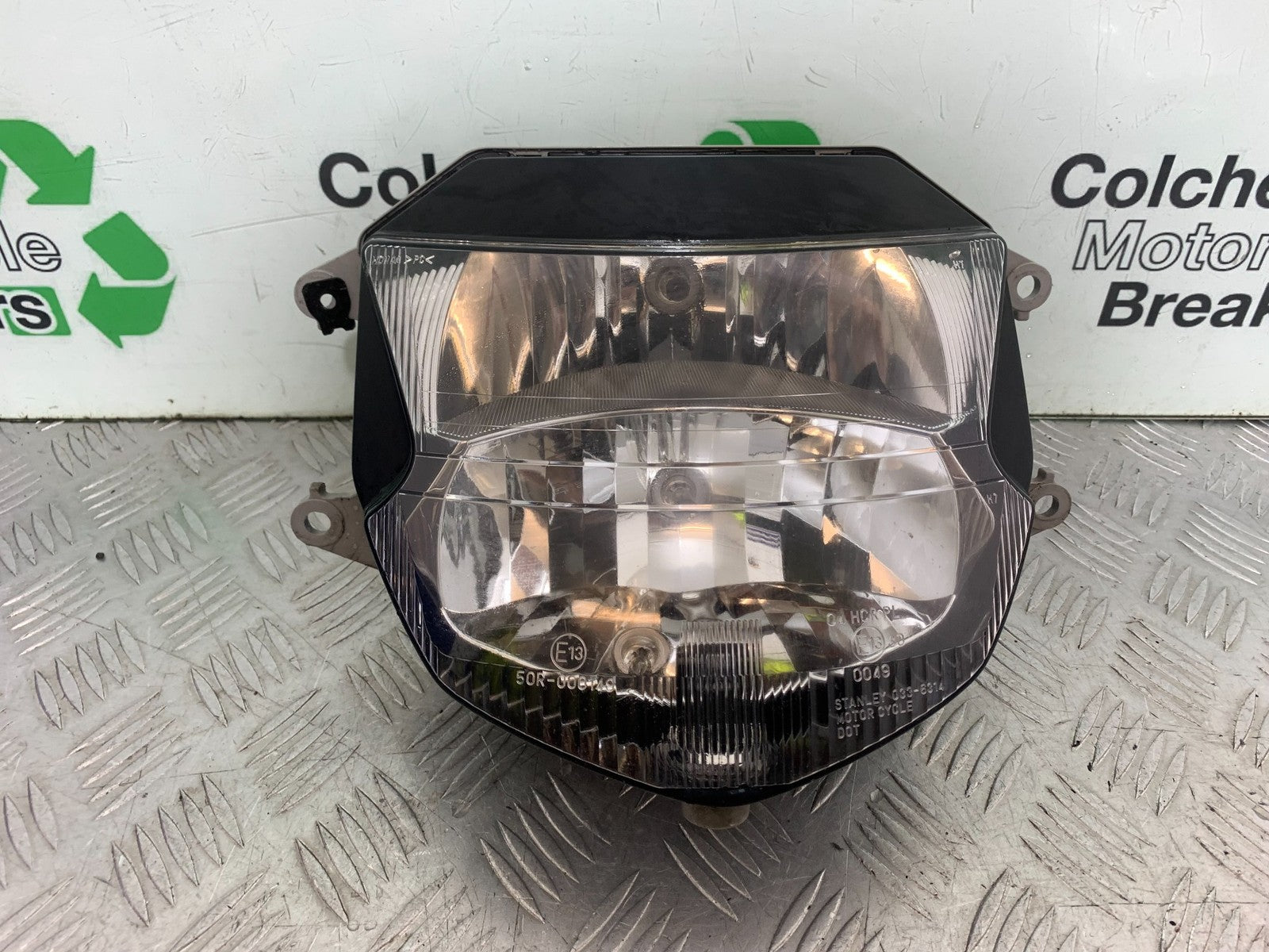 HONDA CBR1100 BLACKBIRD HEADLIGHT  YEAR 1999-2005 (CMB1232)