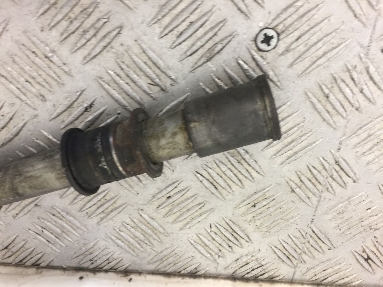 KAWASAKI ZX6R ZX6 J FRONT WHEEL SPINDLE YEAR 2000  (STOCK 456)