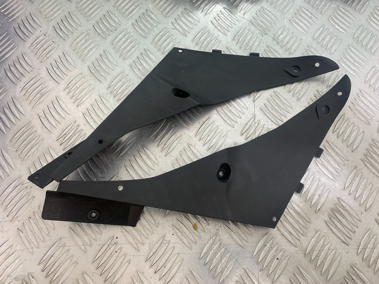 KAWASAKI ZX6R LEFT AND RIGHT INNER INFILL PANELS  YEAR 2009-2012 (CMB1136)