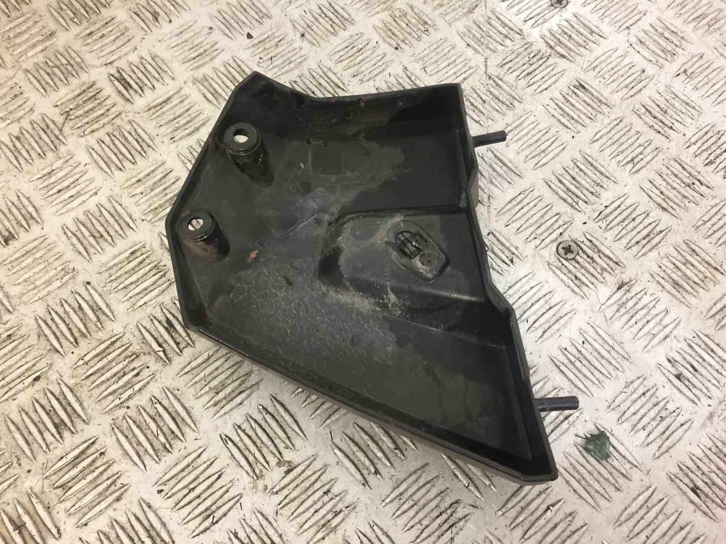YAMAHA XT660 Z TENERE FRONT LEFT INDICATOR INFILL COVER  YEAR 2012  (STOCK 661)