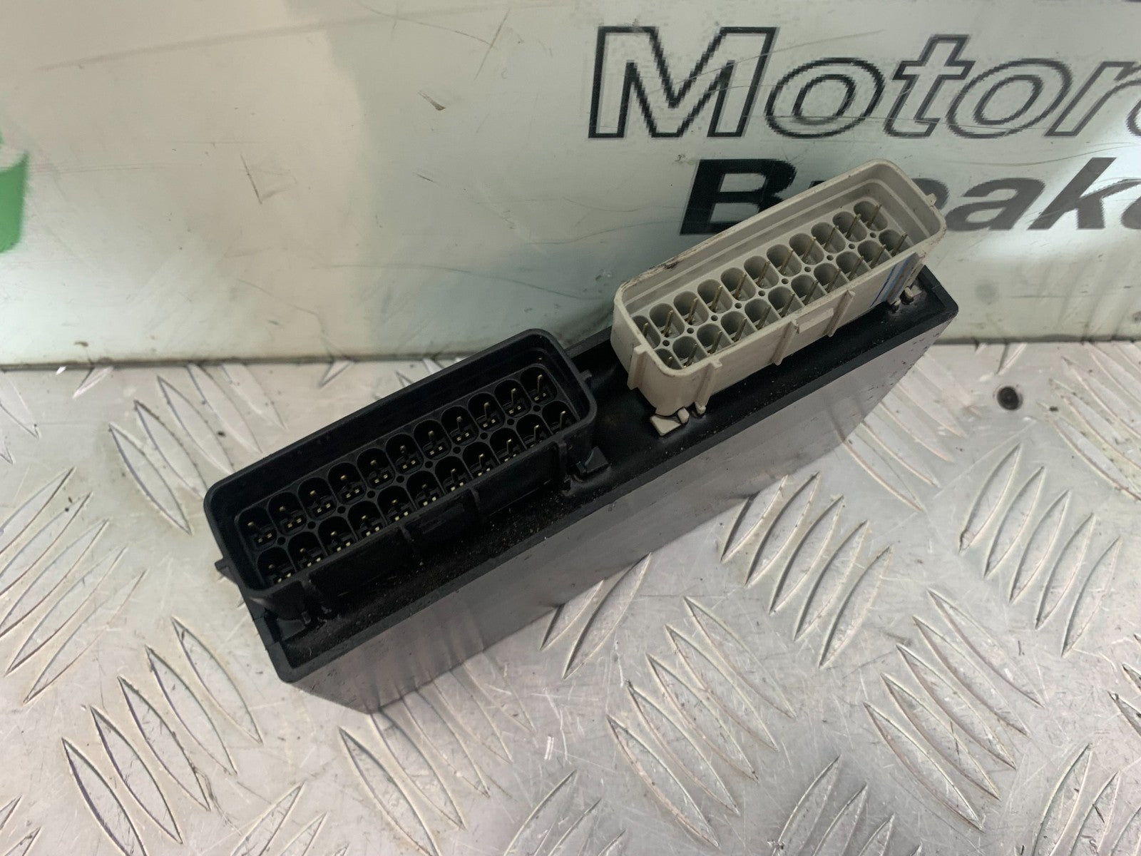 HONDA VFR800 PRE V-TEC ECU YEAR 1998-2001 (CMB1233)