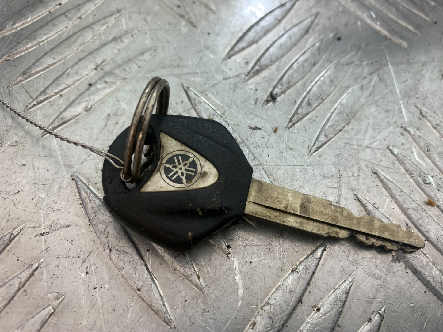 YAMAHA YZF R1 ECU LOCKS KEY  YEAR 2004-2006 (CMB1155)