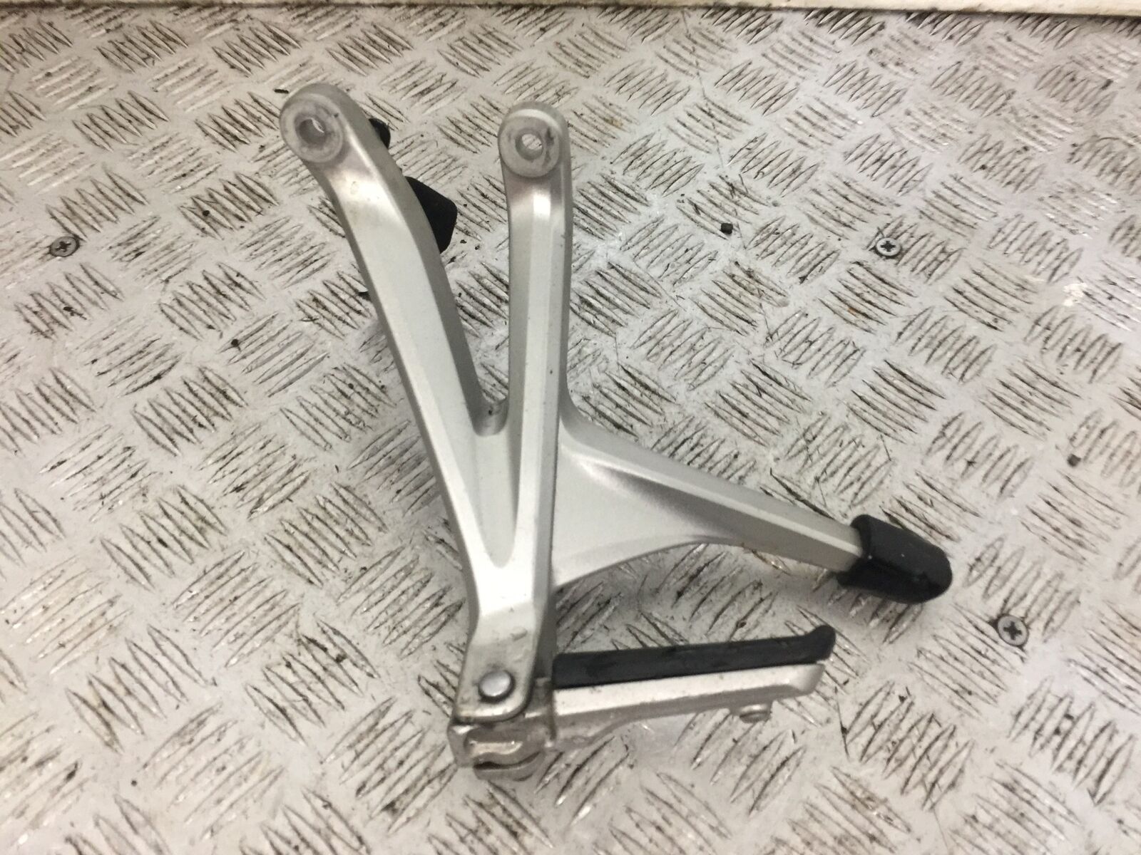 HONDA VFR1200 VFR 1200 FA LEFT REAR HANGER AND PEG YEAR 2010-11  (STOCK 793)
