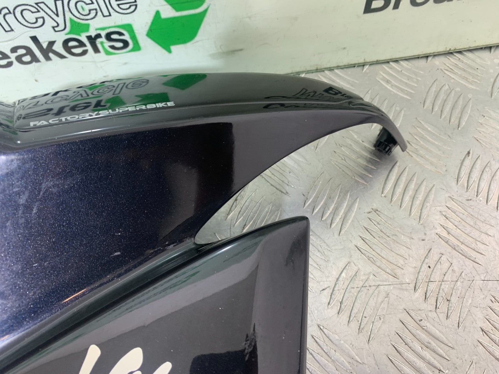 KAWASAKI ZX10R ZX10 R RIGHT FAIRING PANEL  2008-2010 (CMB1206)