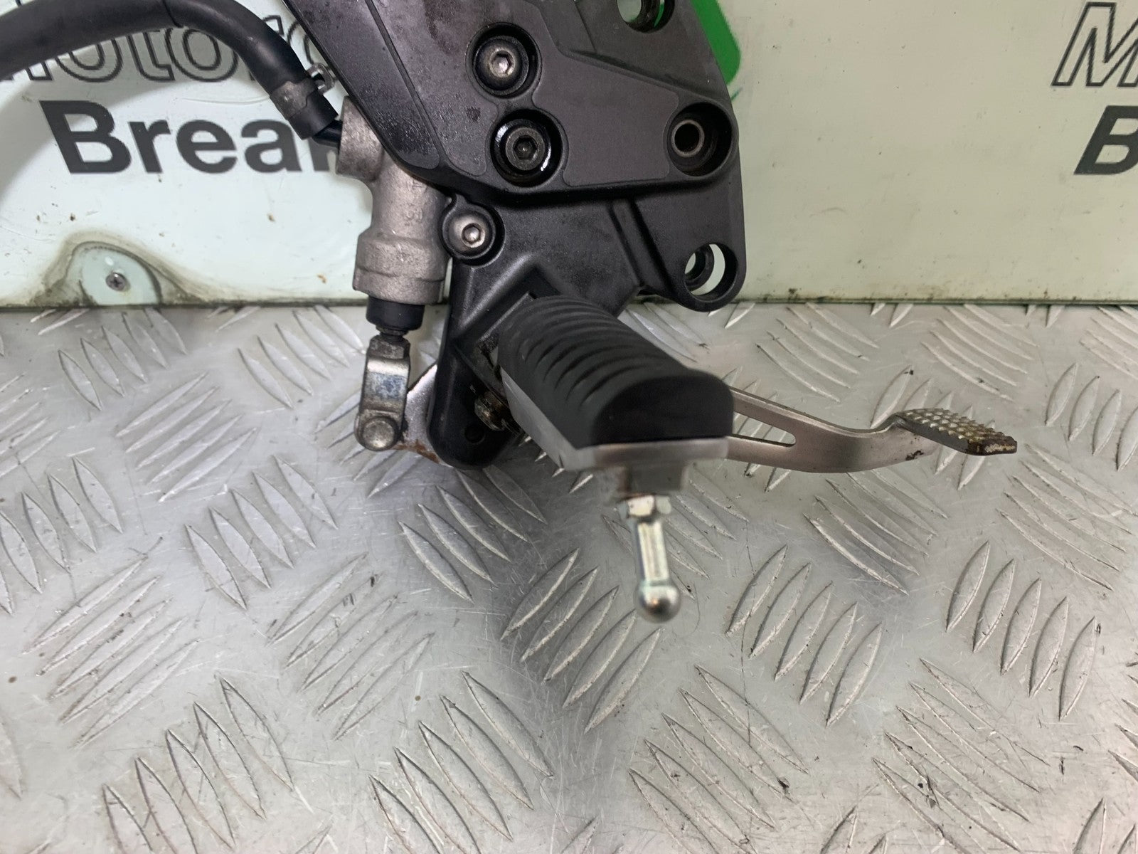 KAWASAKI Z1000 SX FRONT RIGHT HANGER YEAR 2014-16 (CMB1264)