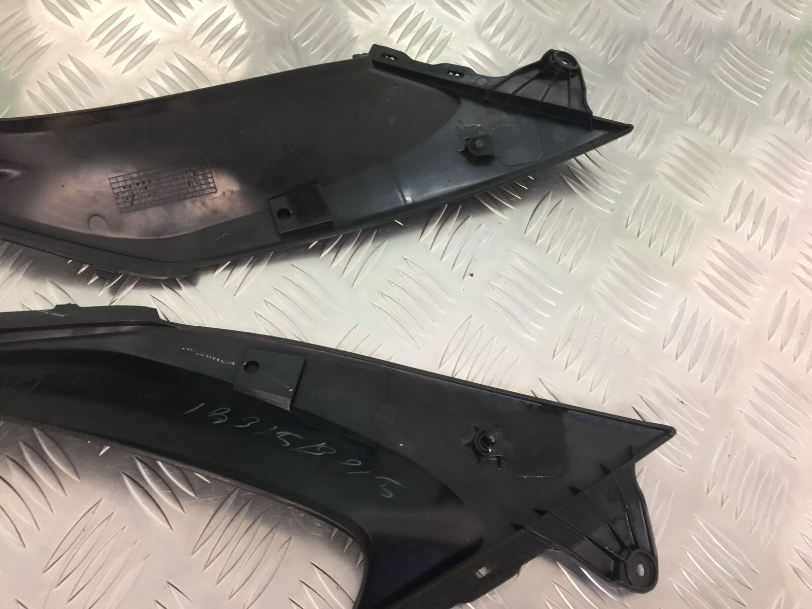 KAWASAKI Z800 Z 800 LEFT & RIGHT SIDE INFILLS YEAR 2013-2017 (STOCK 925)