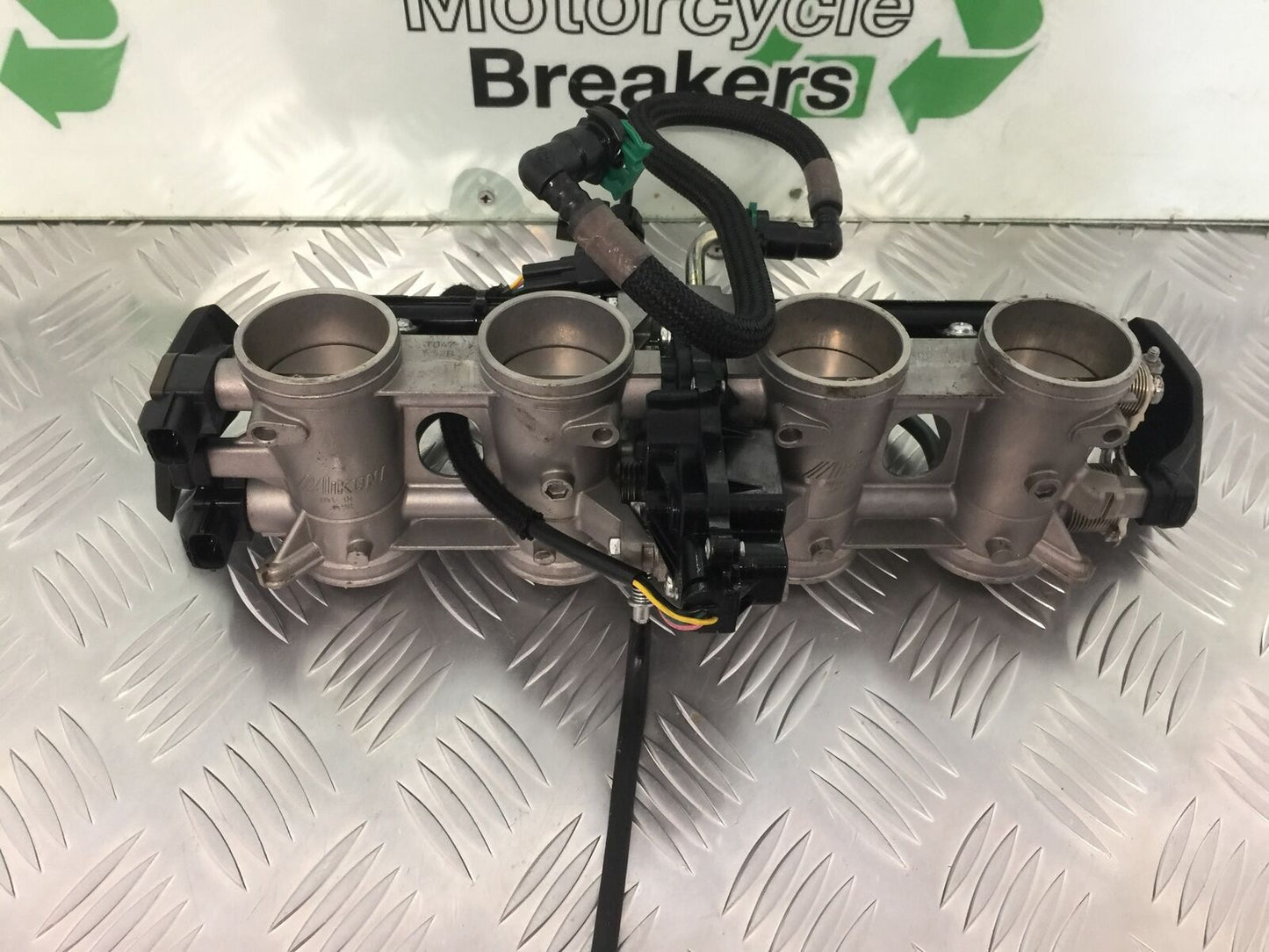 KAWASAKI Z800 Z 800 THROTTLE BODIES   YEAR 2013-2017 (STOCK 925)