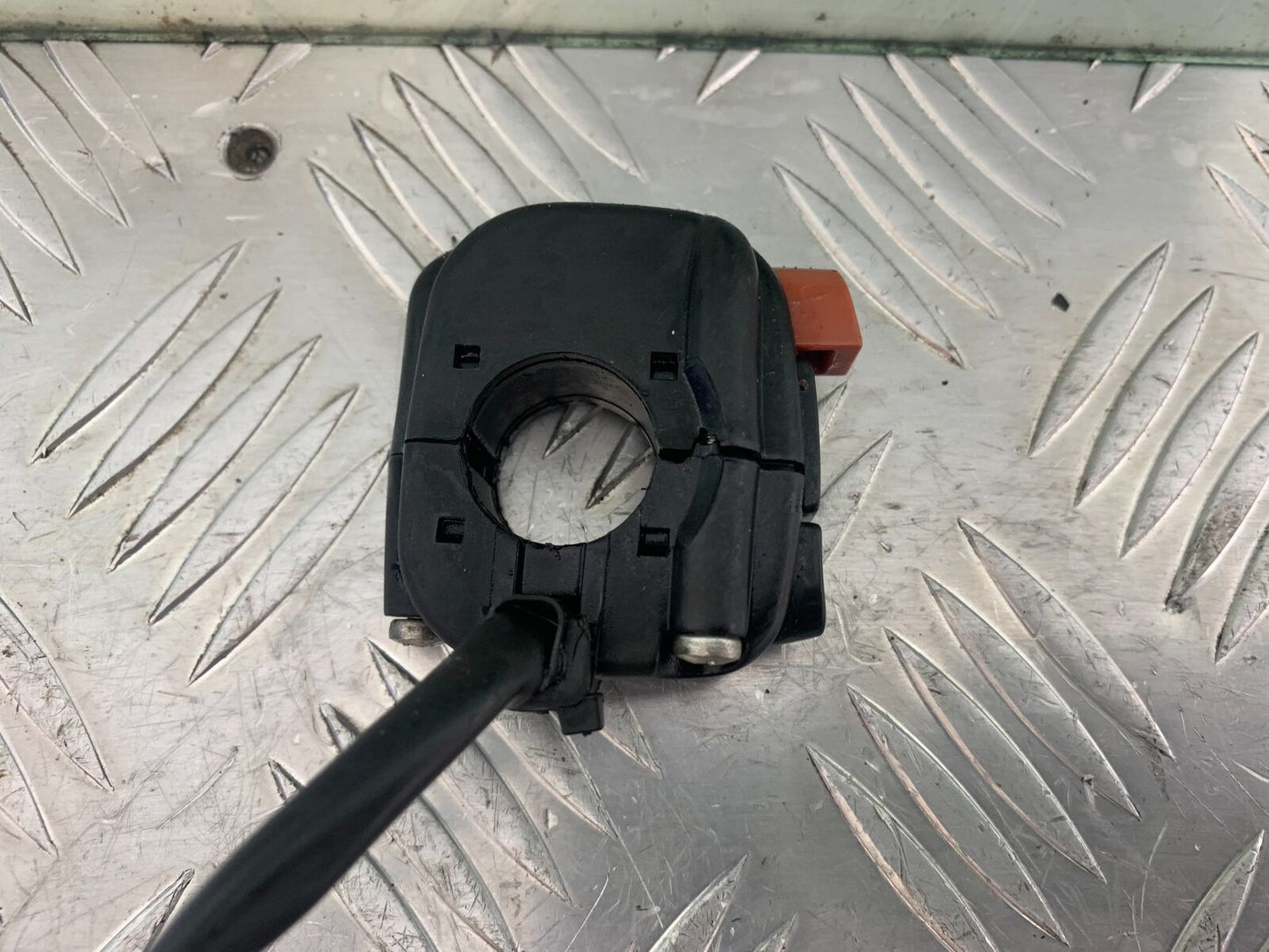 YAMAHA XT125 X XT 125 X RIGHT SWITCH GEAR   2005-2011 (CMB1097)