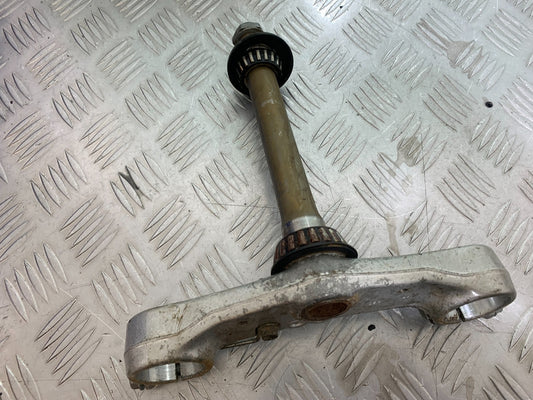 SUZUKI GSF1200  GSF 1200 BANDIT BOTTOM YOKE  YEAR 1997-2000 (CMB1149)