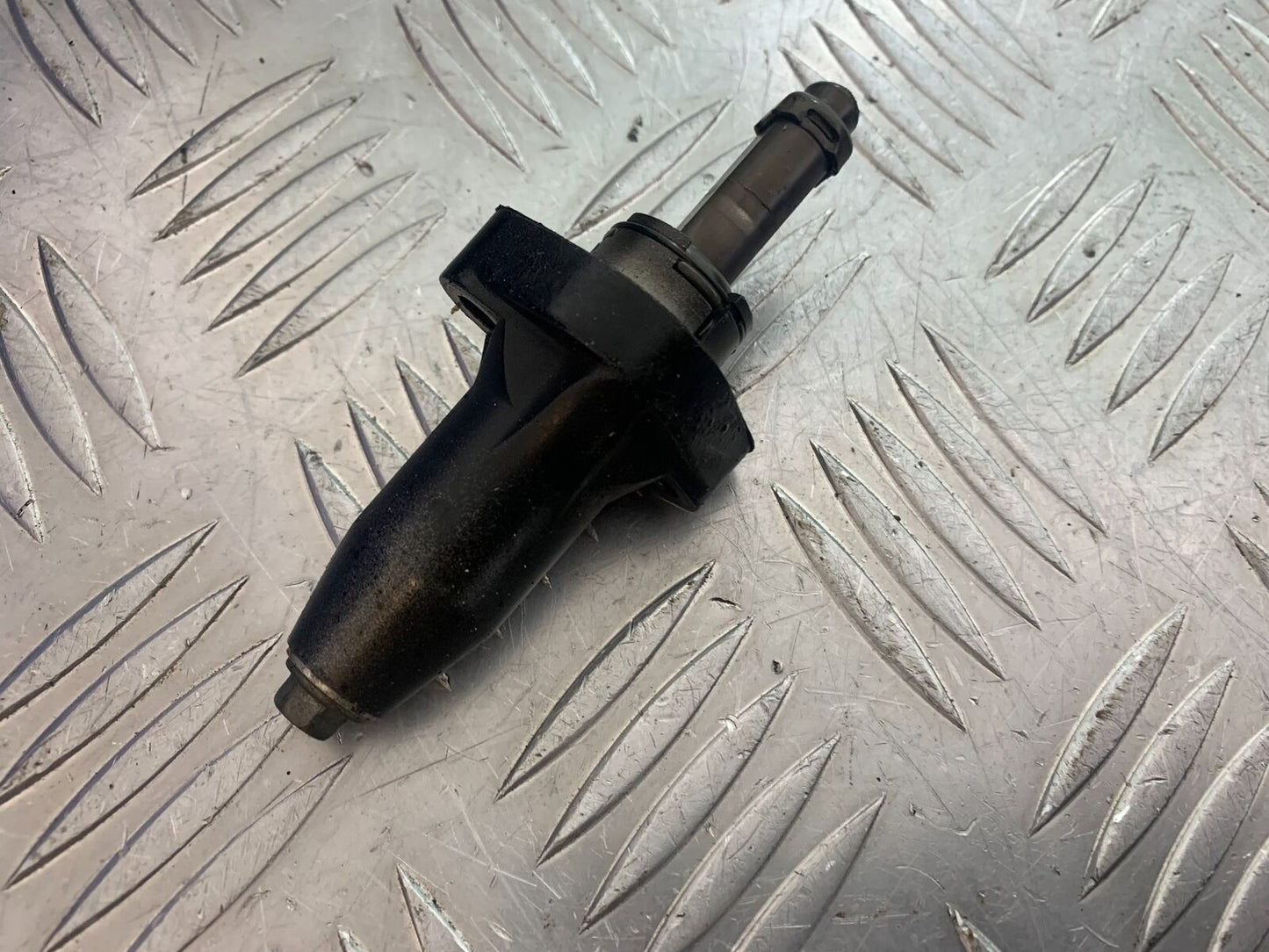 HONDA CBF600 CBF 600 CAM CHAIN TENSIONER   YEAR 2004 -07  (STOCK 965)