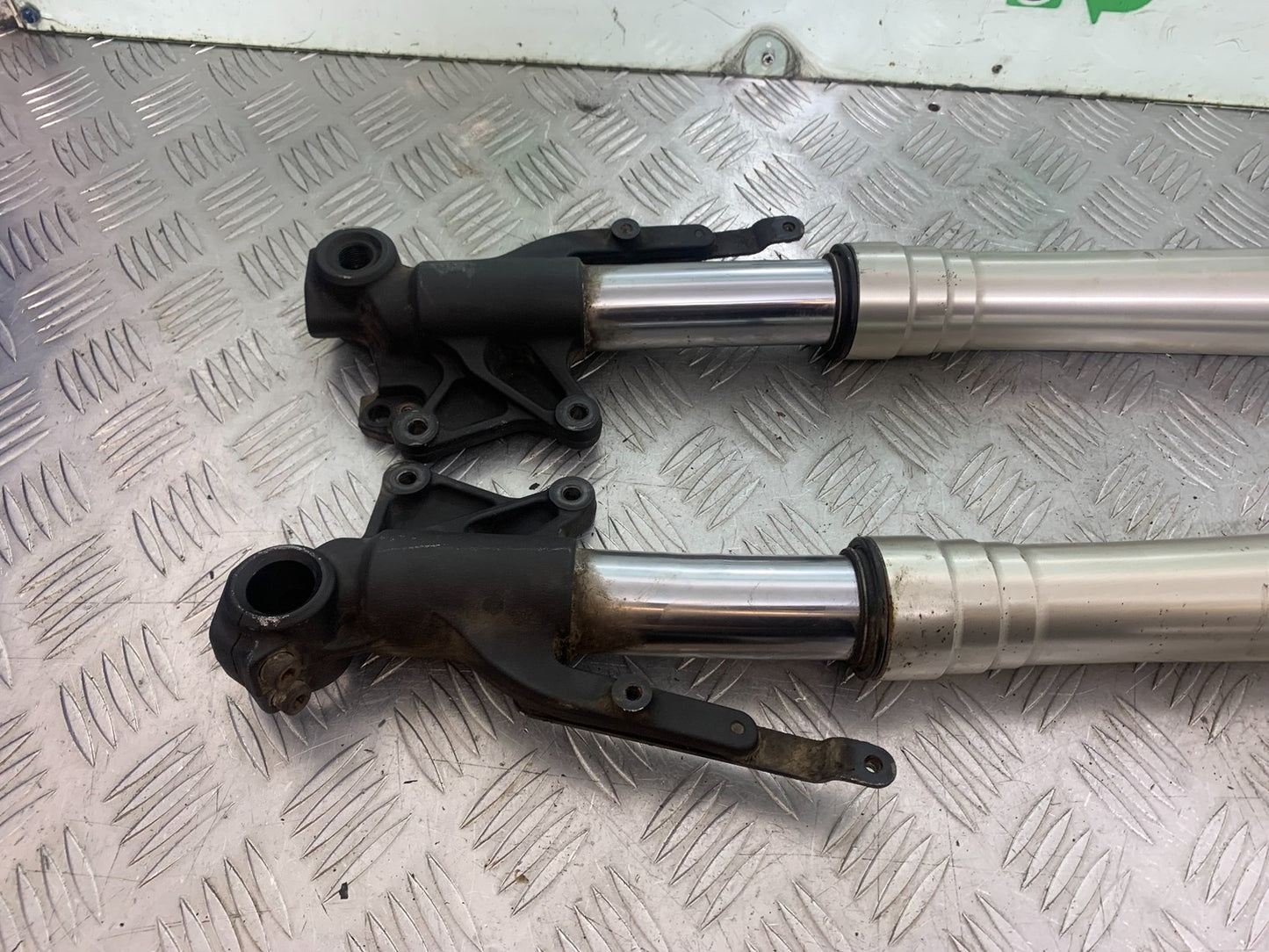 TRIUMPH TIGER 800 XRT FORKS (DAMAGED SOLD AS PARTS)   2018-2020 (CMB1193)