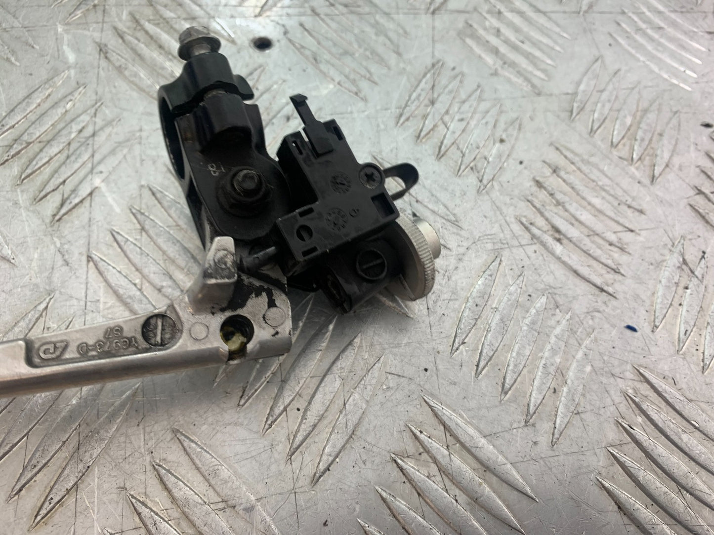 YAMAHA XJ6 XJ6-S CLUTCH LEVER AND BRACKET YEAR 2009-2015  (CMB1212)