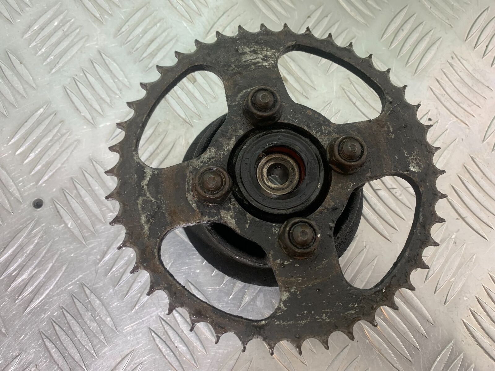HONDA CBR125 CBR 125 SPROCKET CARRIER  YEAR 2004-06  (CMB1040)
