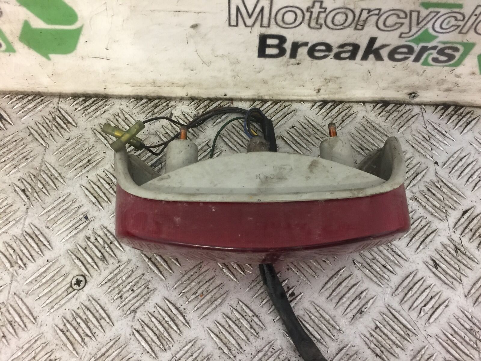 YAMAHA XJ900 XJ 900 DIVERSION REAR LIGHT   YEAR 1994-2002 STOCK 488)