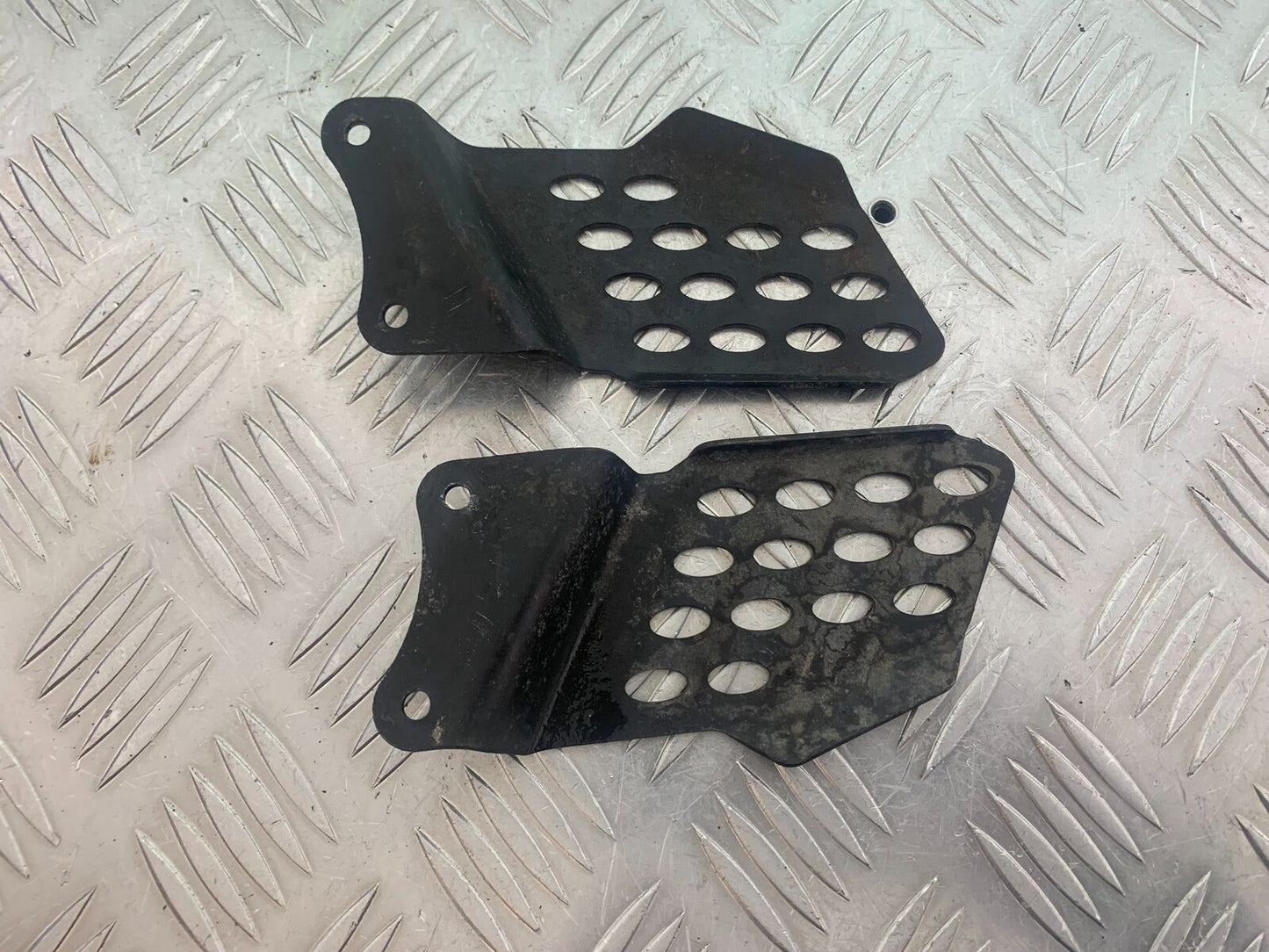 YAMAHA YS125 YS 125 HEEL PLATES   YEAR 2017-2021 (CMB1053)