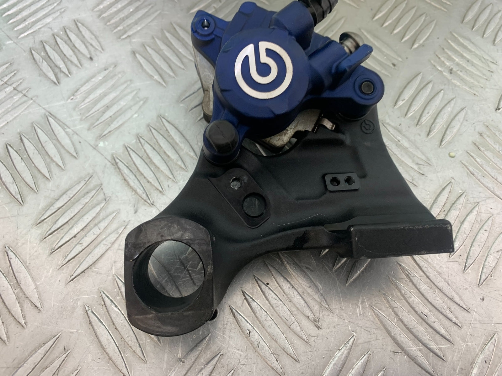 BMW M1000 R REAR BRAKE CALIPER  YEAR 2023-2024 (CMB1140)