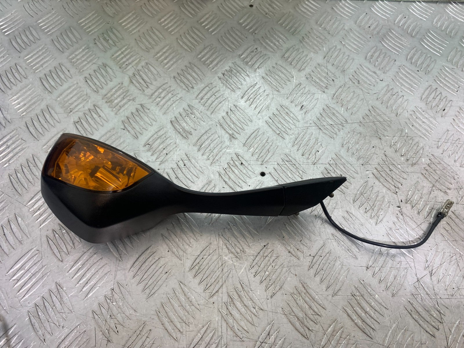 TRIUMPH 1050 SPRINT GT LEFT MIRROR YEAR 2010-2016 (CMB1250)