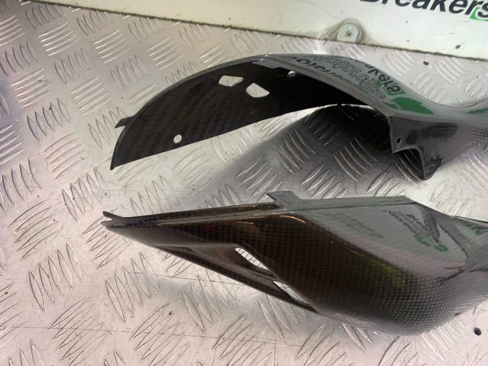 APRILIA RSV1000 R FACTORY MILLE CARBON LOWER TANK PANELS    2004-09 (CMB1203)