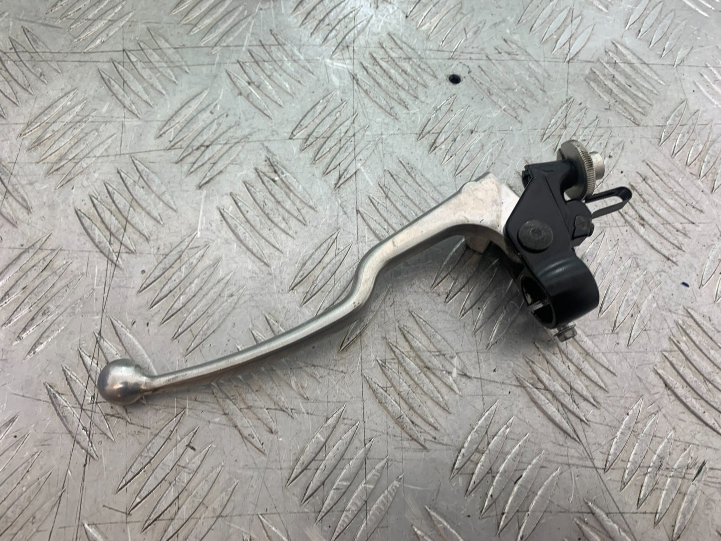 YAMAHA XJ6 XJ6-S CLUTCH LEVER AND BRACKET YEAR 2009-2015  (CMB1212)