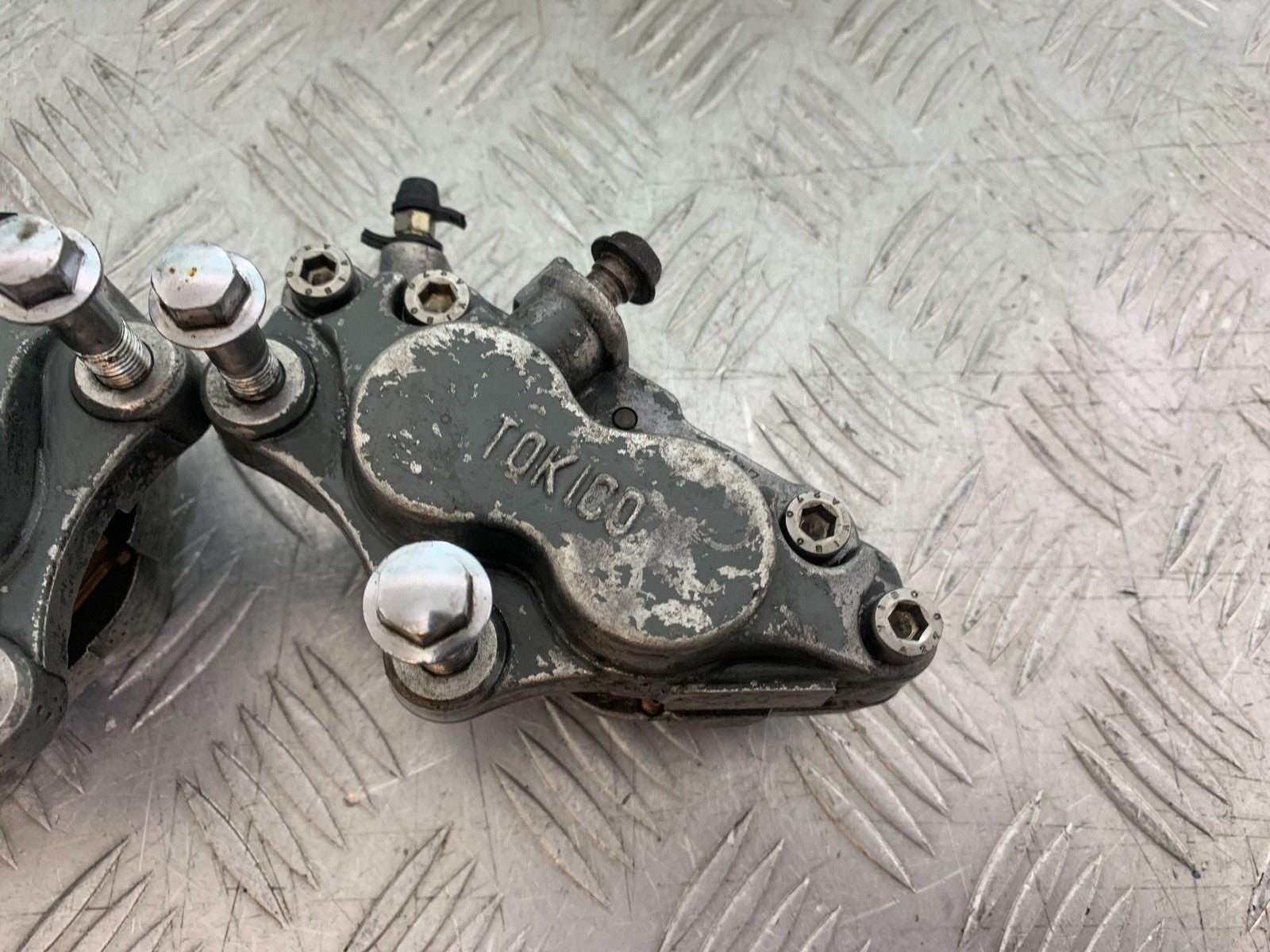 KAWASAKI ZZR1100 D FRONT BRAKE CALIPERS YEAR 1993-2001 (CMB1289)