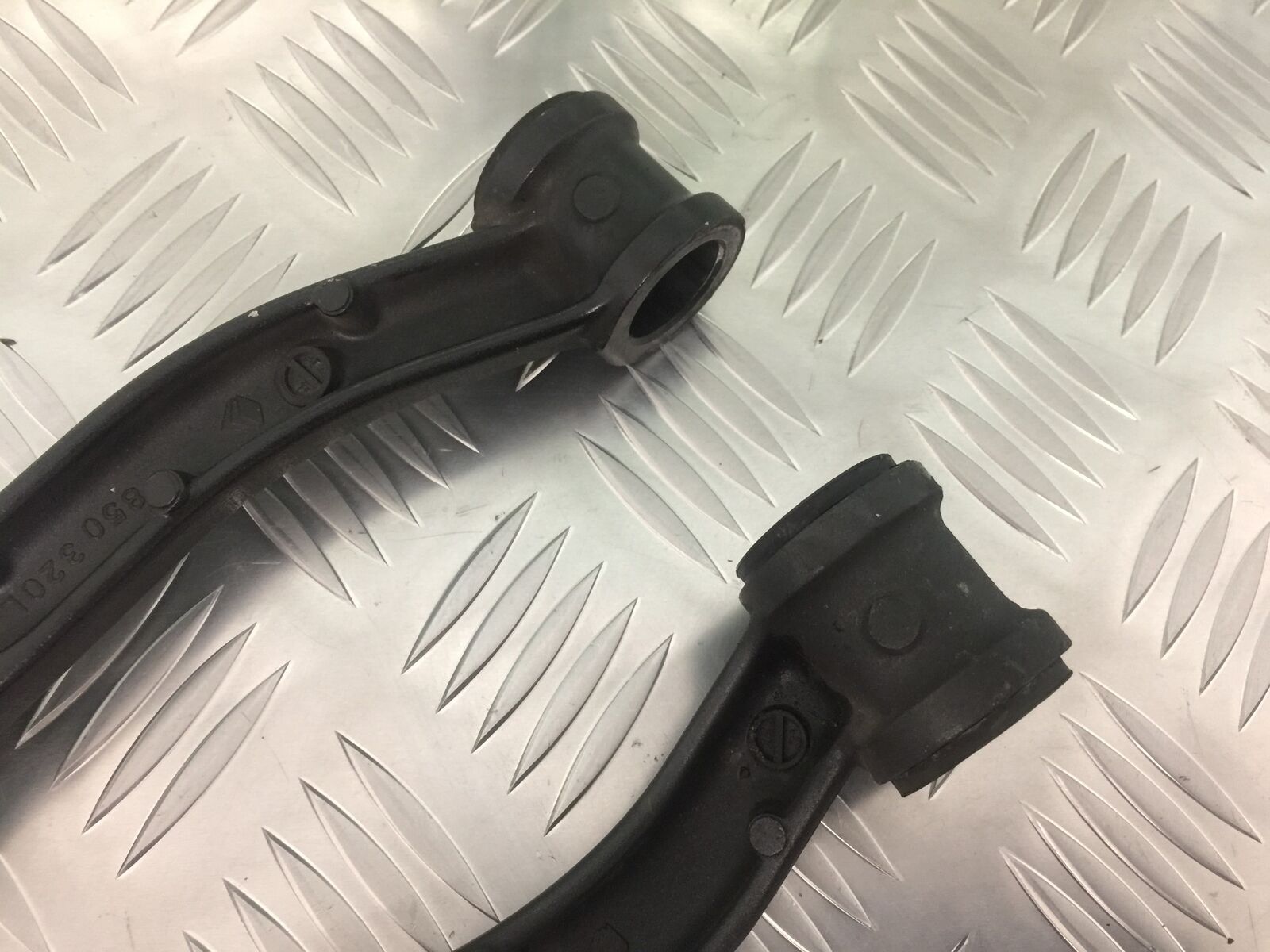 KAWASAKI ZX12R ZX12 R ENGINE BRACKETS   YEAR 2000 (STOCK 913)