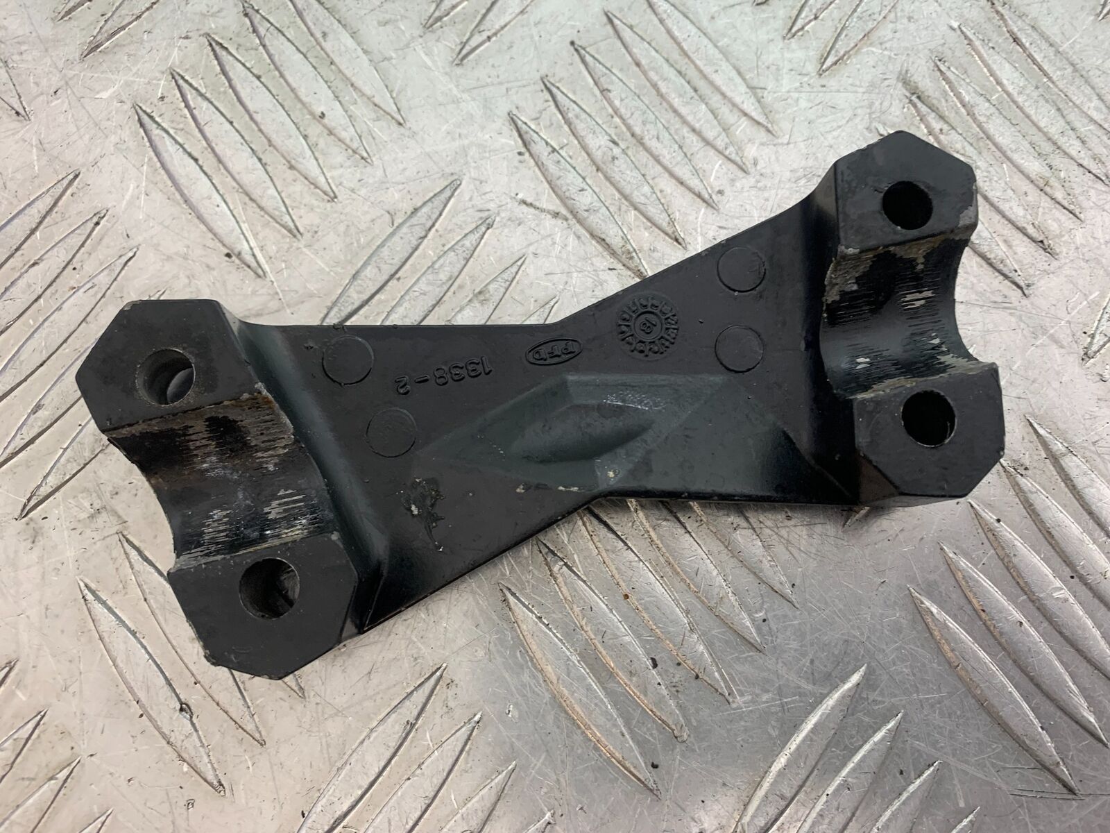 KAWASAKI Z750 Z 750 HANDLEBAR CLAMP   YEAR 2004-2006  (CMB1104)