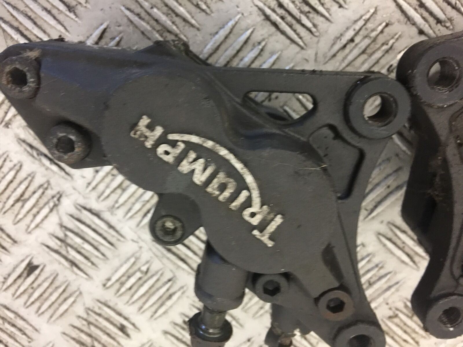 TRIUMPH TROPHY 900 FRONT BRAKE CALIPERS 1993-95 (STOCK 799)