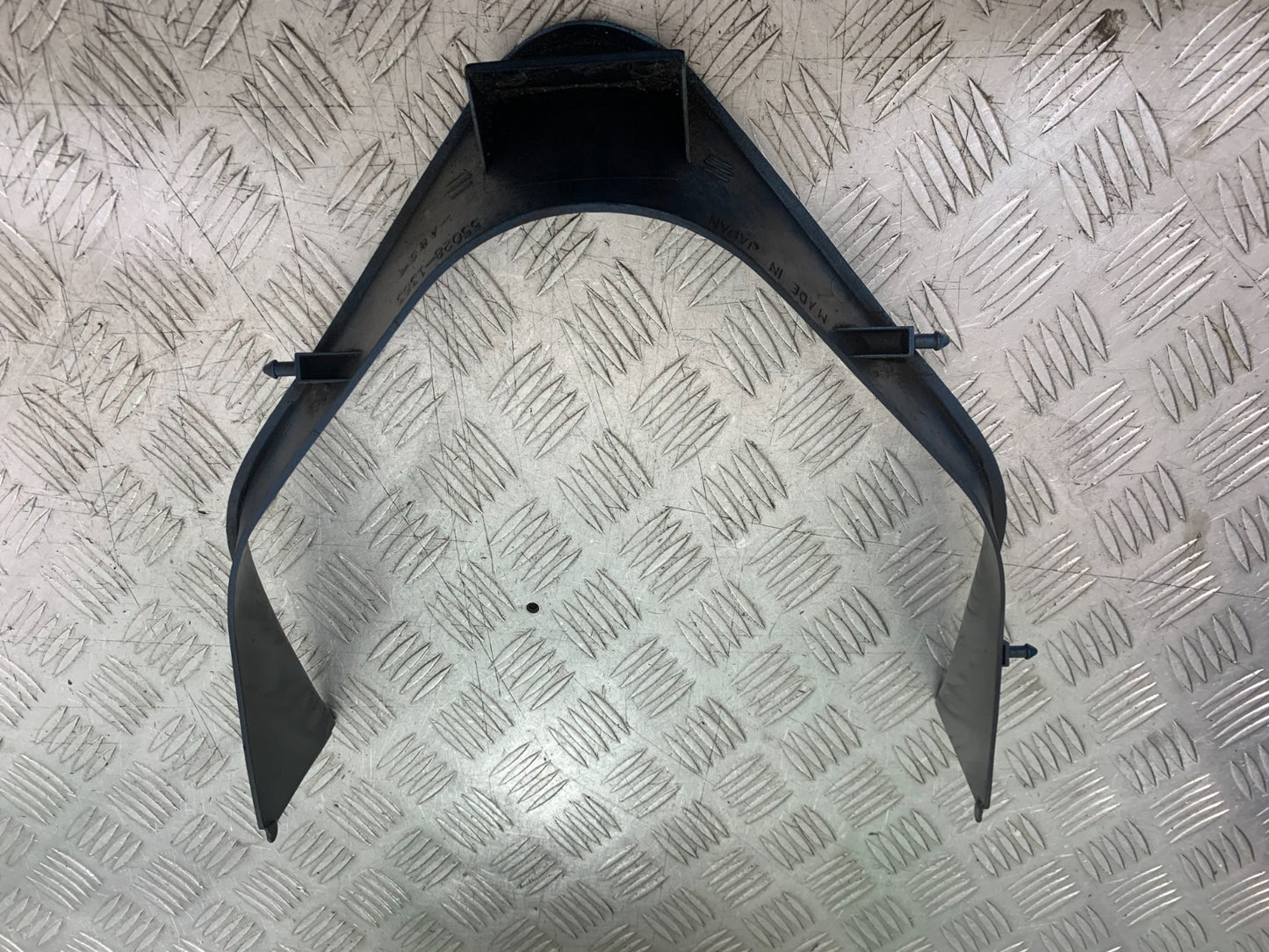 KAWASAKI ZX9R ZX9 R FAIRING V-PIECE  YEAR 1998-1999 (CMB1329)
