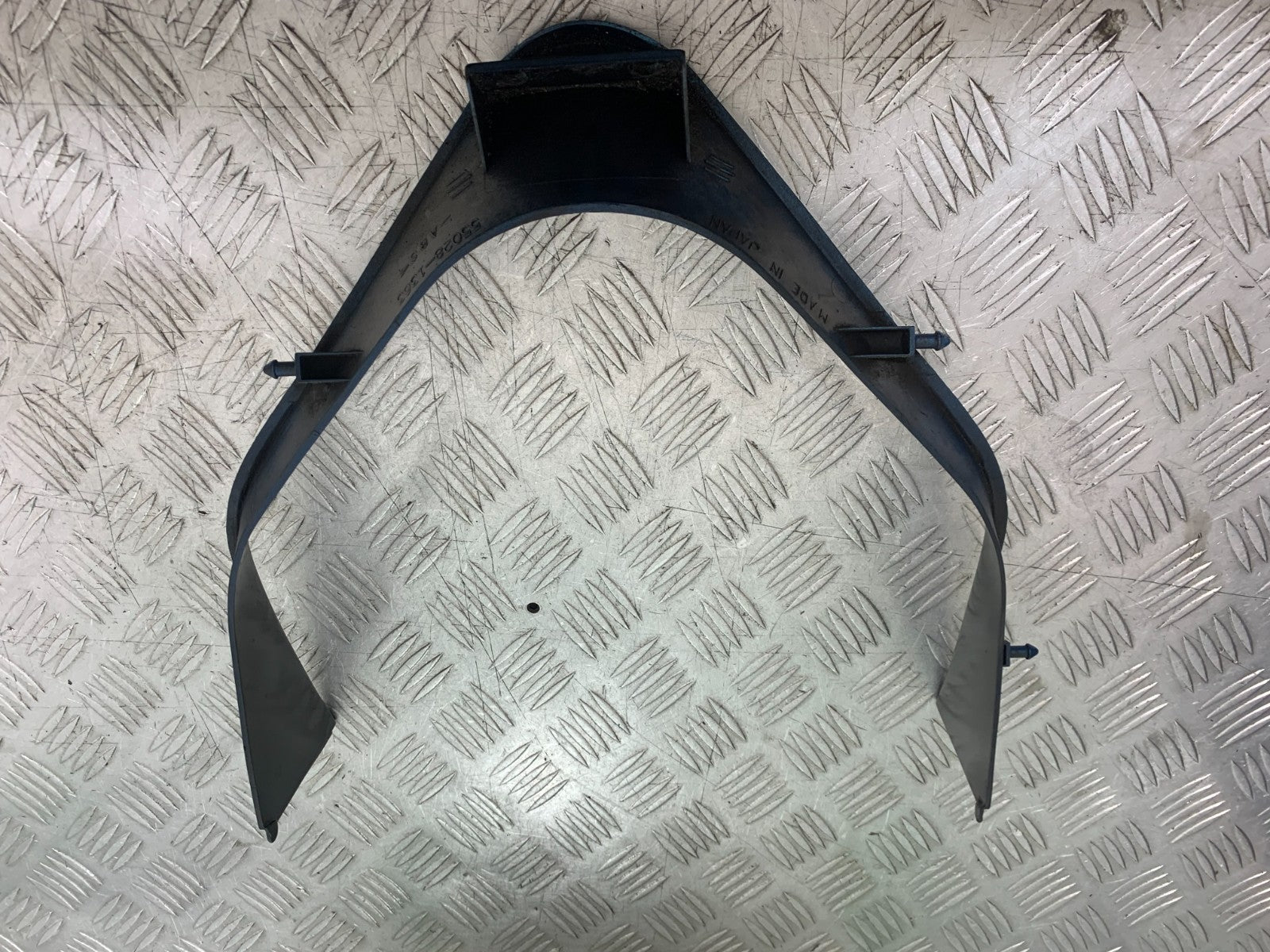 KAWASAKI ZX9R ZX9 R FAIRING V-PIECE  YEAR 1998-1999 (CMB1329)