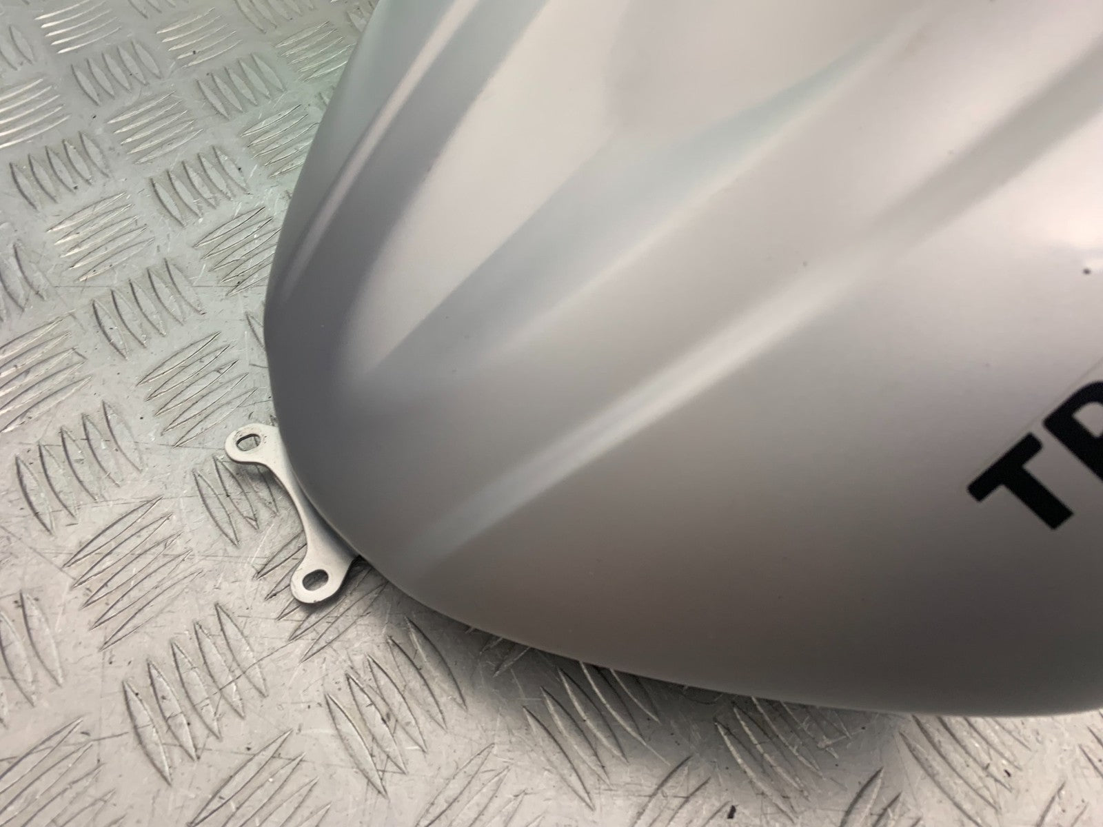 TRIUMPH 675 STREET TRIPLE RX PETROL TANK    2015- 2017 (CMB1299)