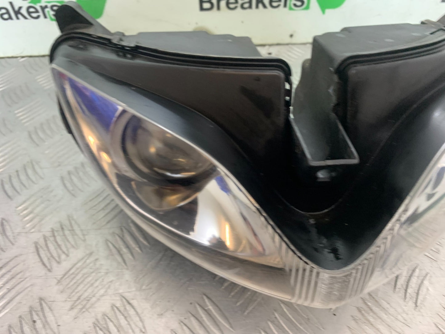 SUZUKI GSF600 GSF 600 BANDIT HEADLIGHT   2000-2004 (CMB1269)
