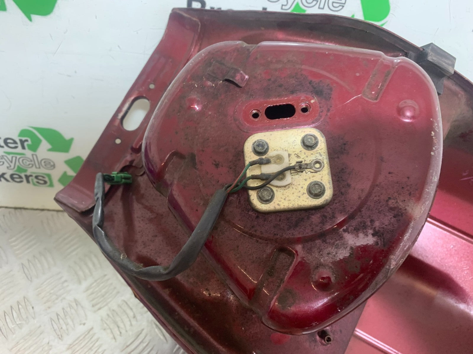 YAMAHA XJ900 XJ 900 DIVERSION PETROL TANK YEAR 1994-2002(CMB1292)