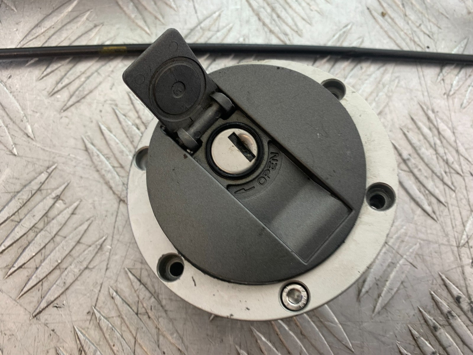 TRIUMPH 1050 SPEED TRIPLE LOCKSET AND KEYS   YEAR 2005-2007 (CMB1322)