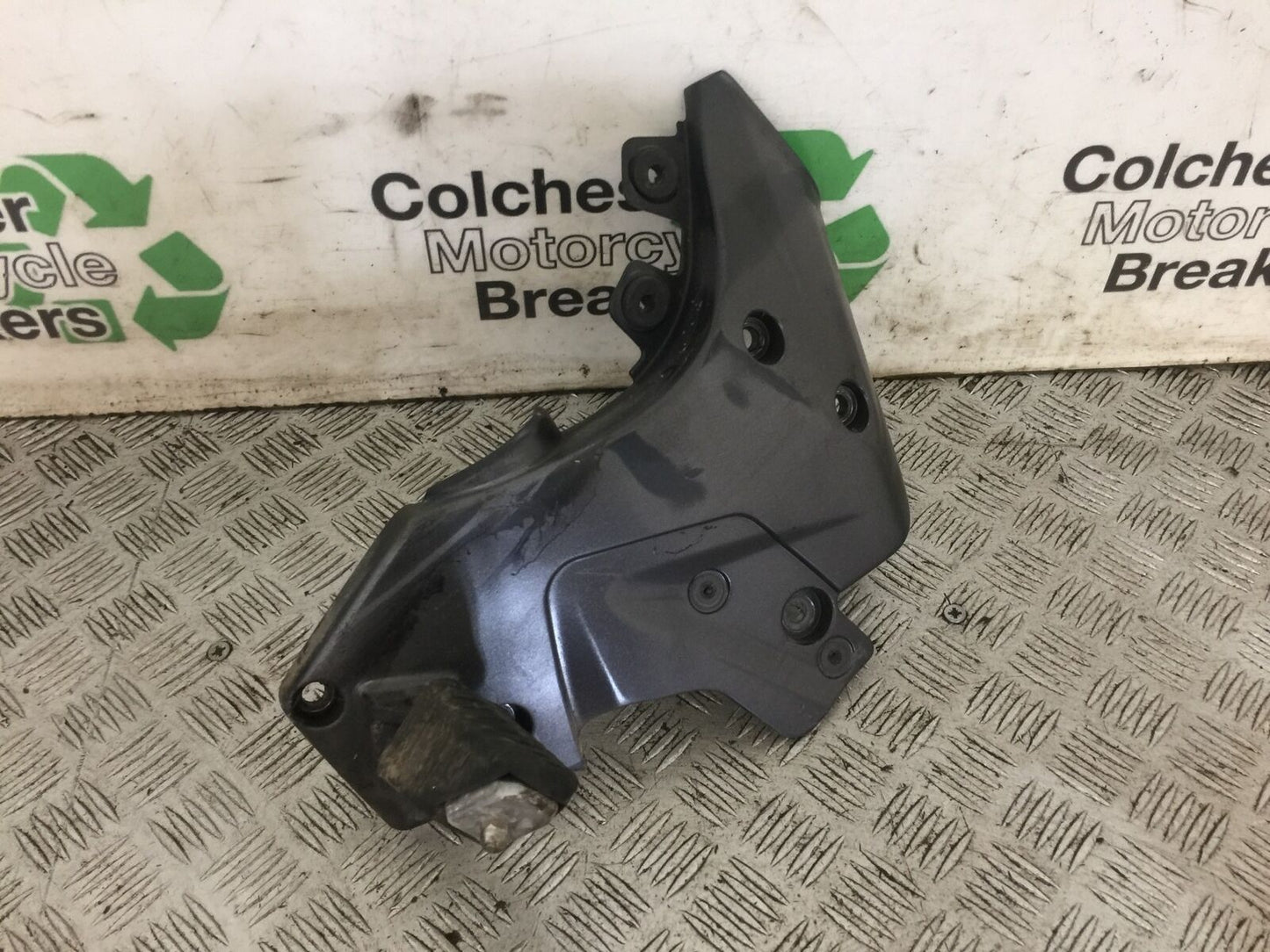 TRIUMPH TROPHY 1215 SE FRONT LEFT HANGER  2012-2017 (STOCK 740)