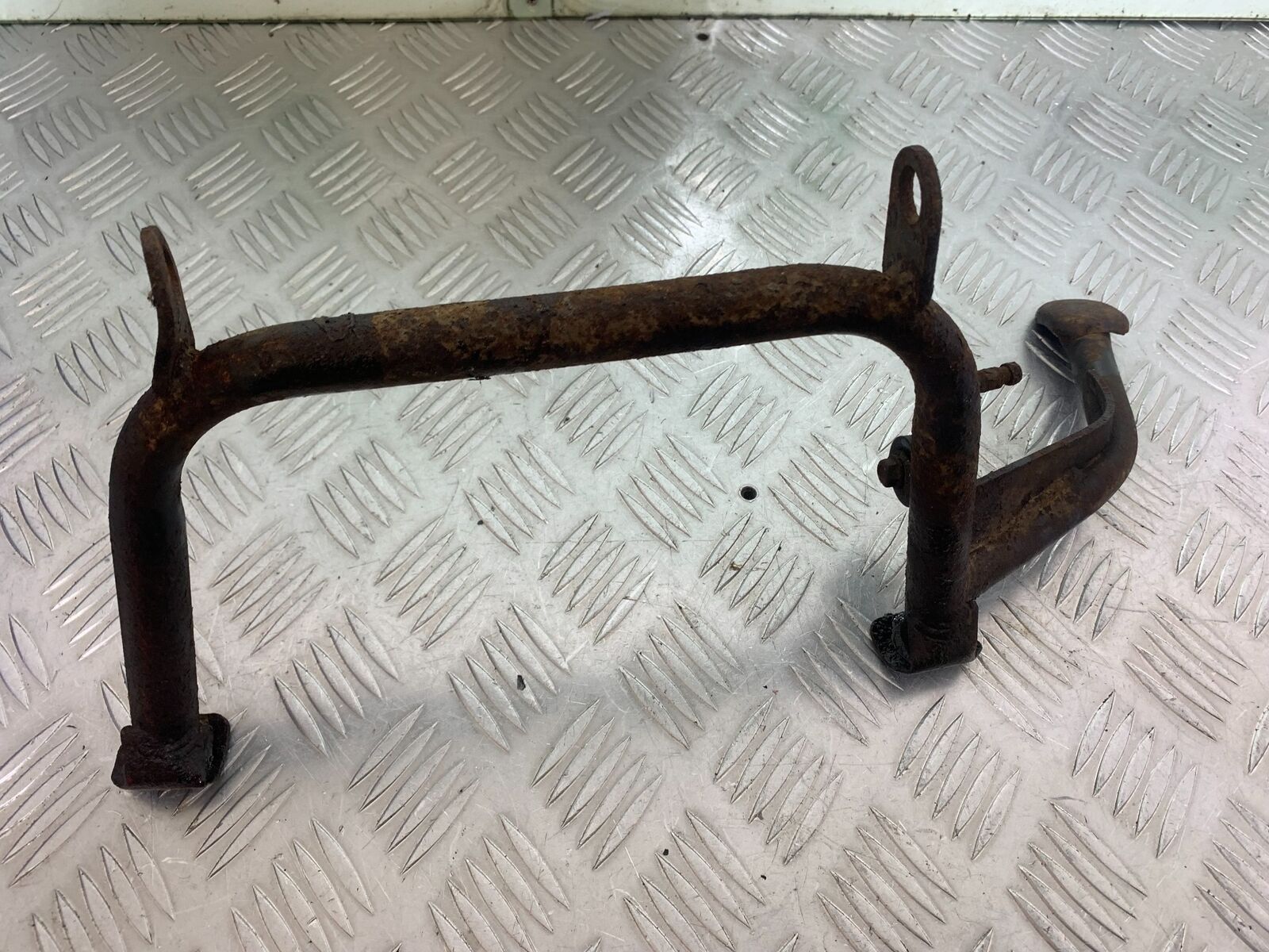 LEXMOTO MATADOR 125 JJ125T-17 CENTER STAND  (CMB1115)