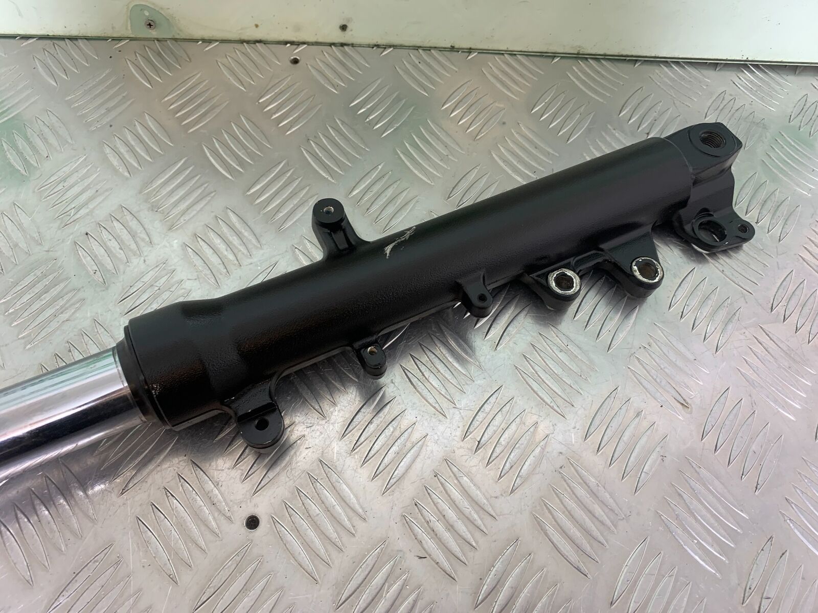 SUZUKI DL 650 V-STROM RIGHT FORK (BENT)  YEAR 2016 (STOCK 996)