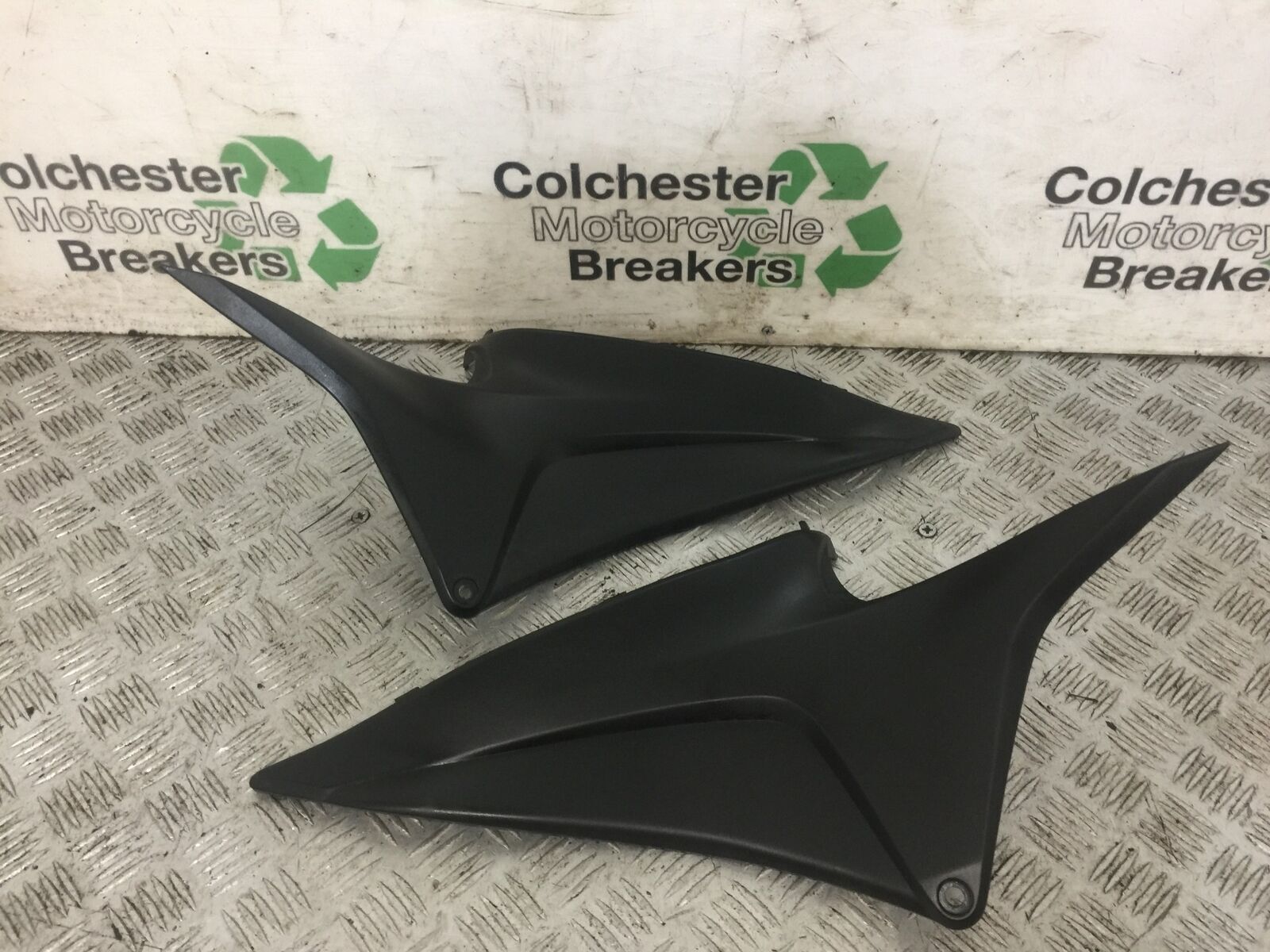 HONDA CBR600 CBR 600 RR LEFT AND RIGHT SIDE INFILLS  YEAR 2009-2012 (STOCK 804)