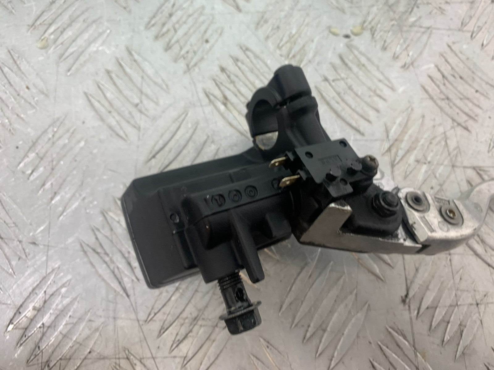 YAMAHA XJ6 XJ6-S FRONT BRAKE MASTER CYLINDER  YEAR 2009-2015  (CMB1212)