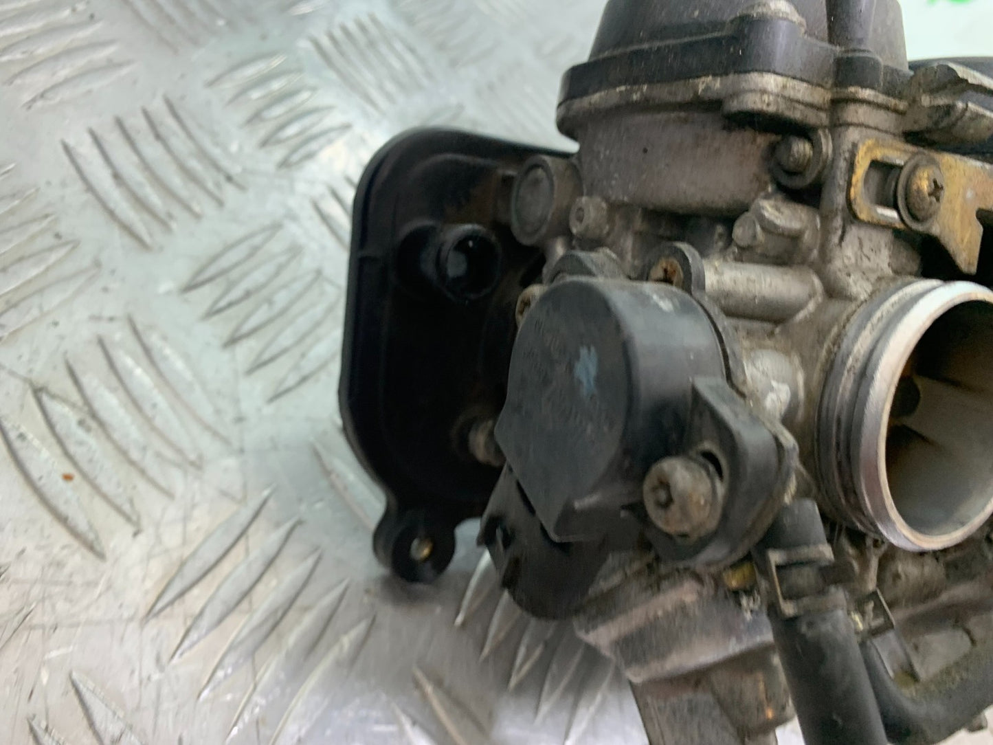 KAWASAKI ZX6R ZX6 J CARBS  YEAR 2000 (CMB1312)