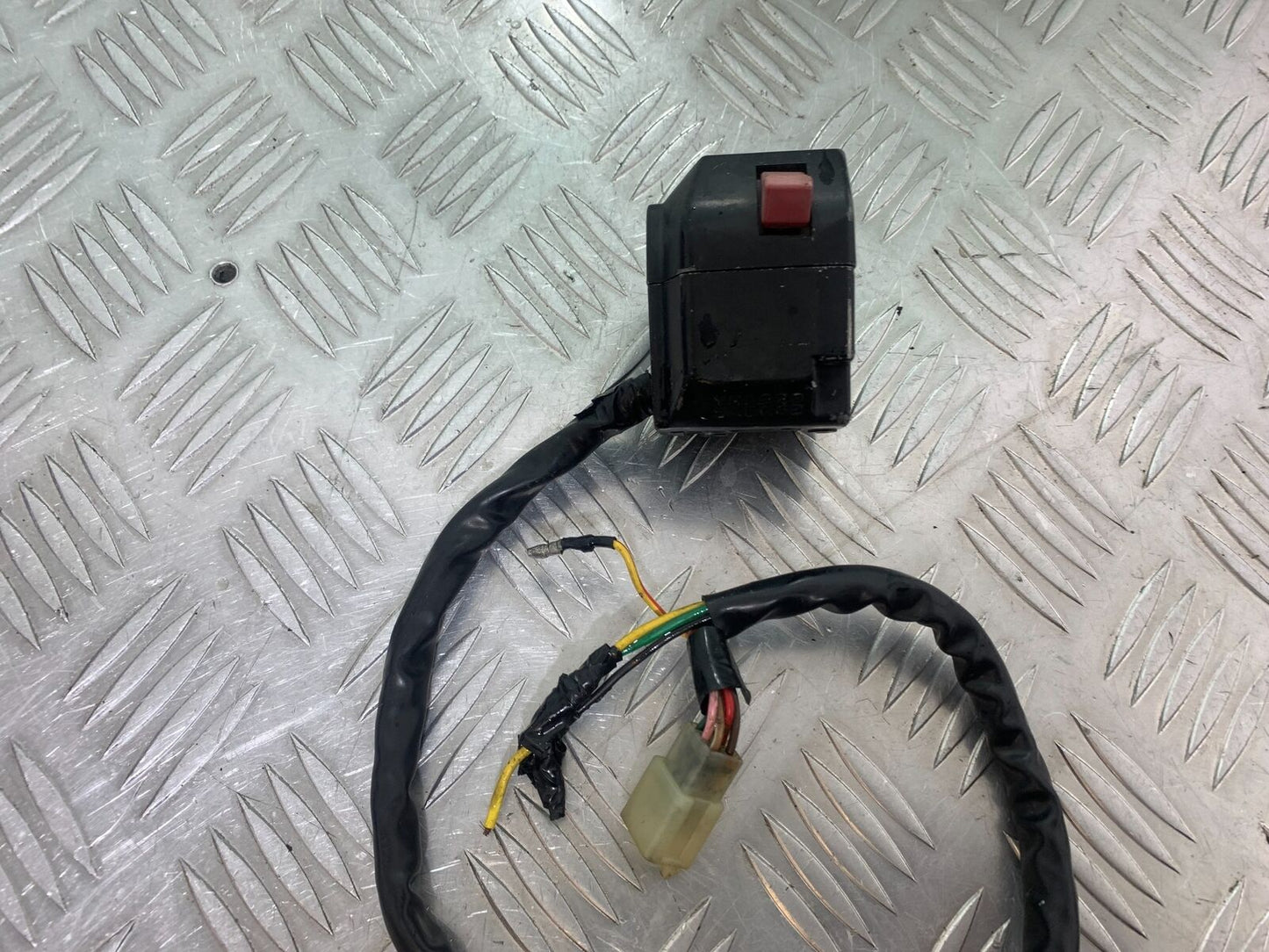 YAMAHA XV535 XV 535 VIRAGO LEFT SWITCH GEAR  YEAR 1994-02 (CMB1044)