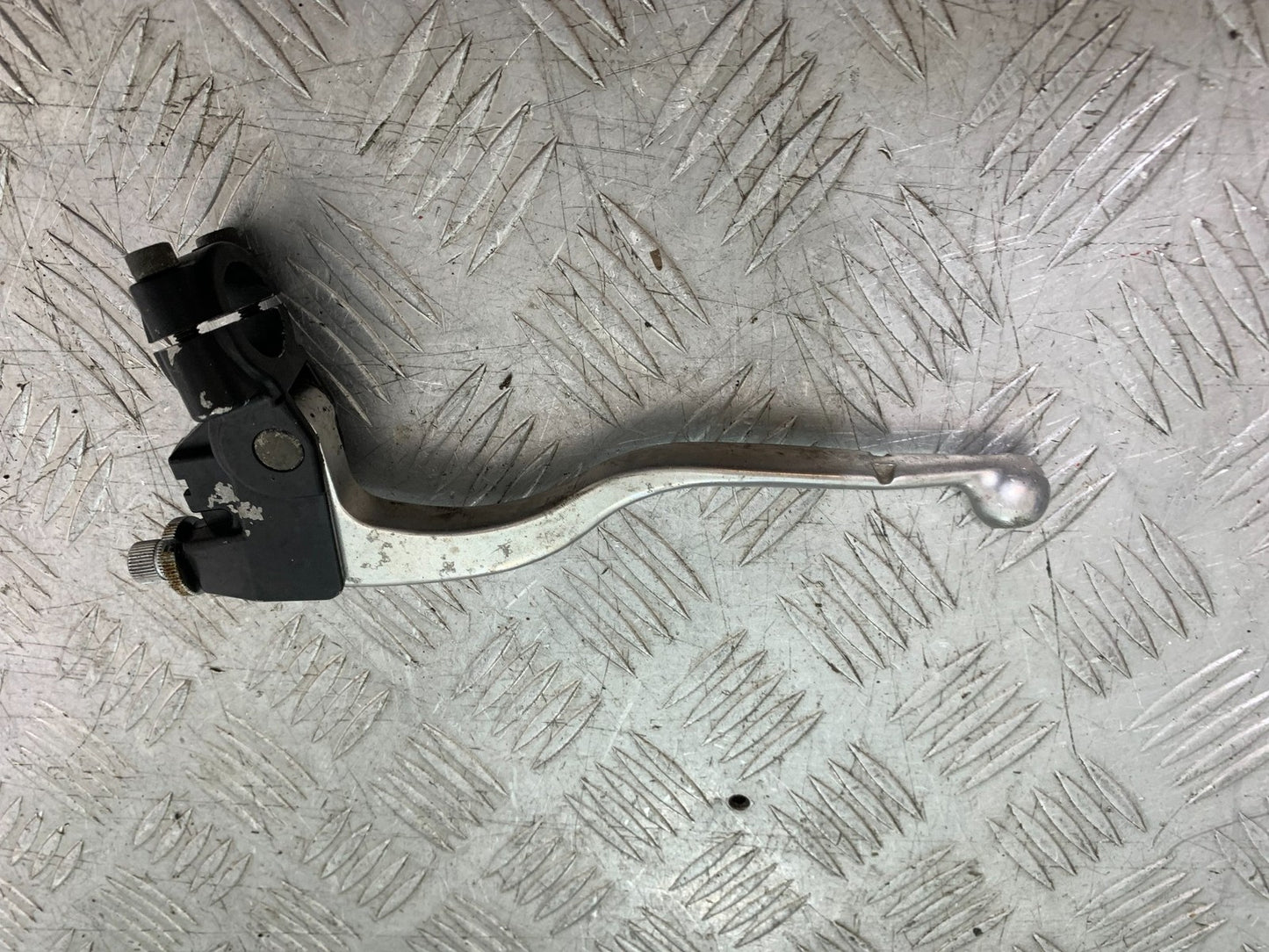 TRIUMPH 955I SPRINT RS CLUTCH LEVER AND BRACKET  YEAR 1999-03 (CMB1313)