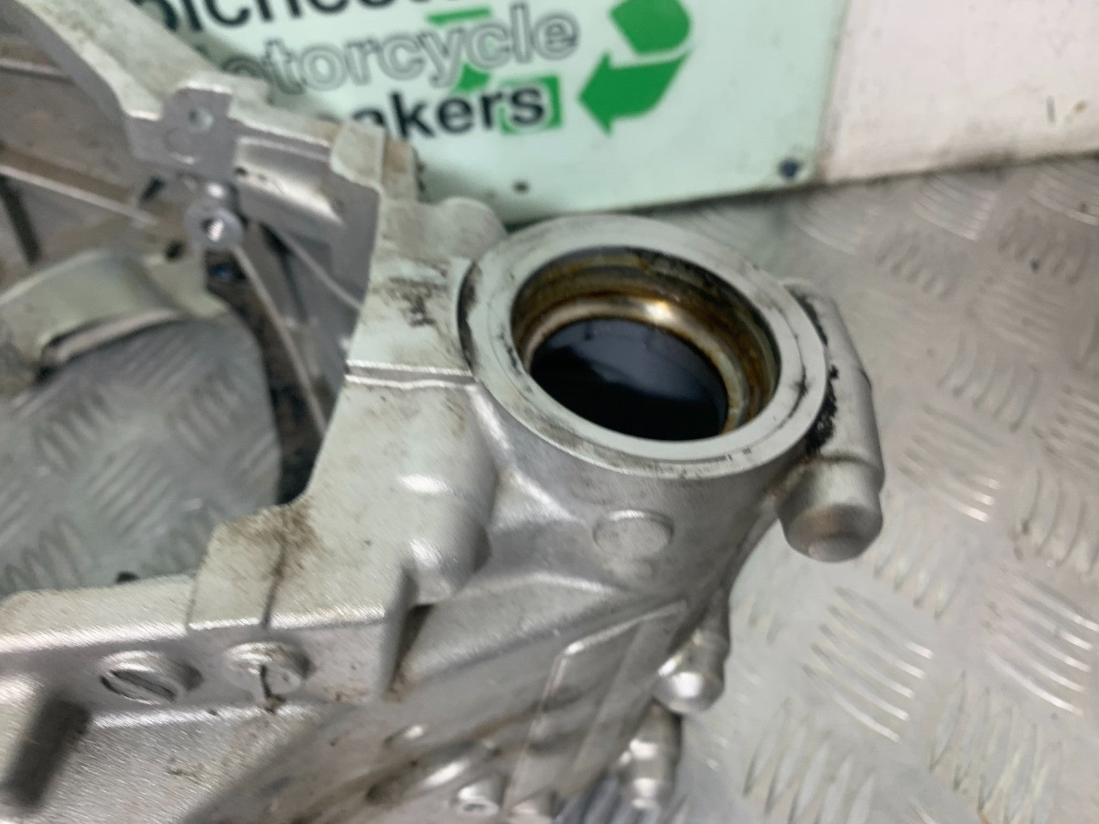 SUZUKI GSR600 GSR 600 FRAME REG LOG BOOK   2006-2010 (CMB1177)