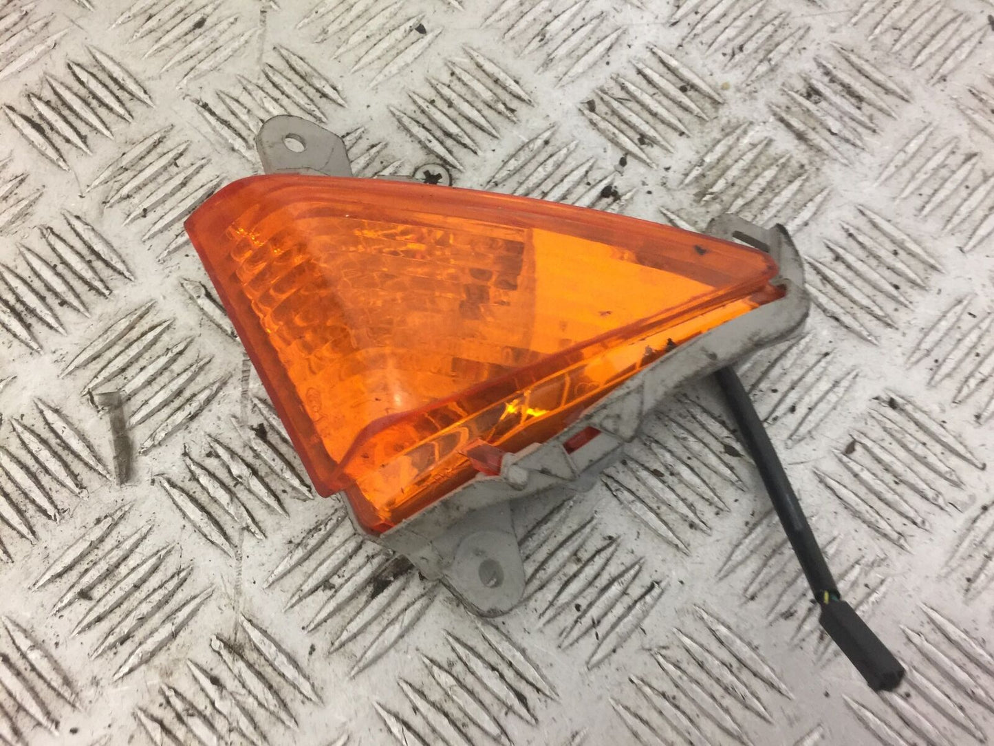 KAWASAKI ZX6R C1H FRONT LEFT INDICATOR  YEAR 2005 2006 (STOCK 519)