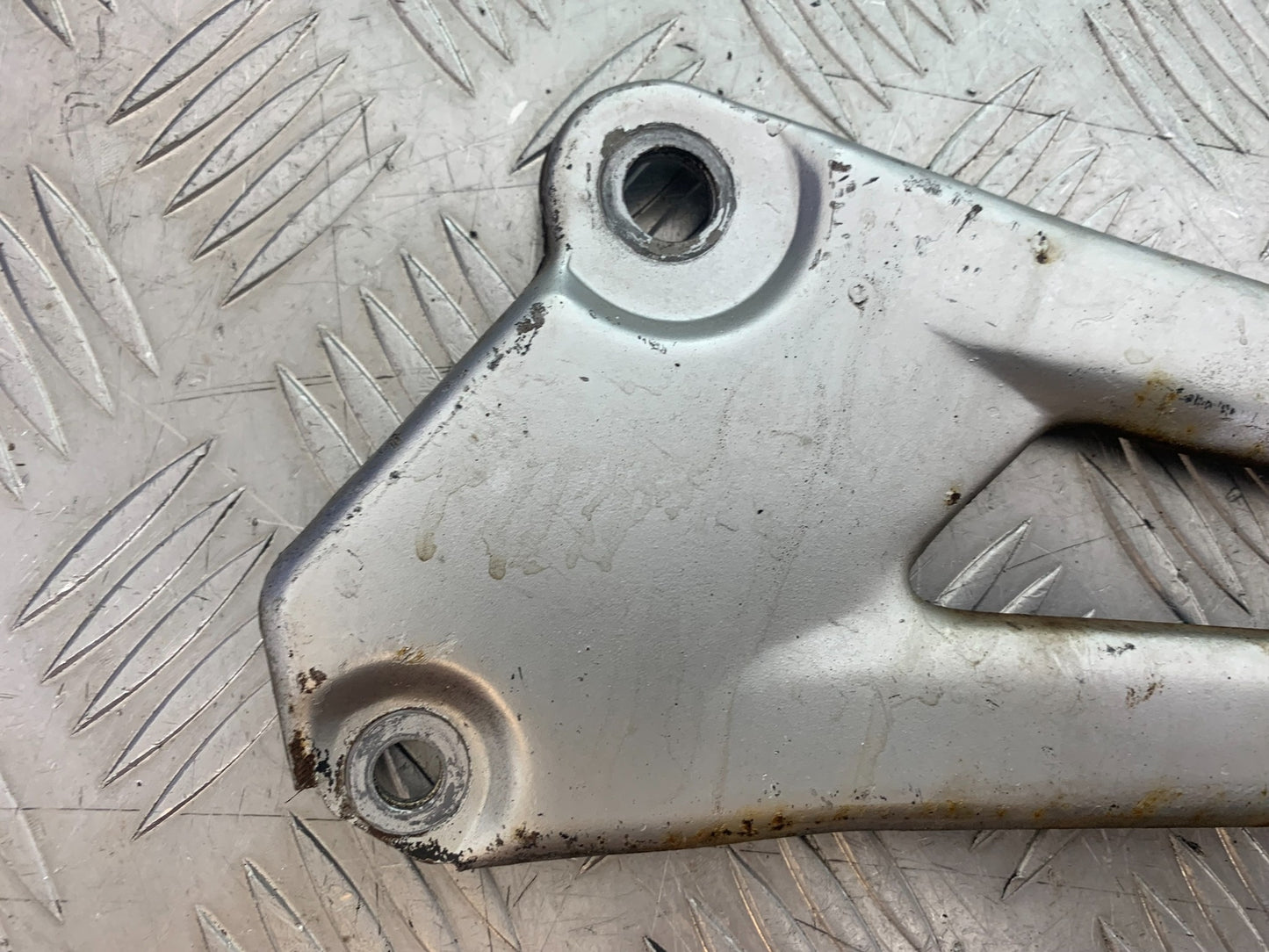 YAMAHA YBR125 YBR 125 LEFT HANGER YEAR 2010-2017 (CMB1163)